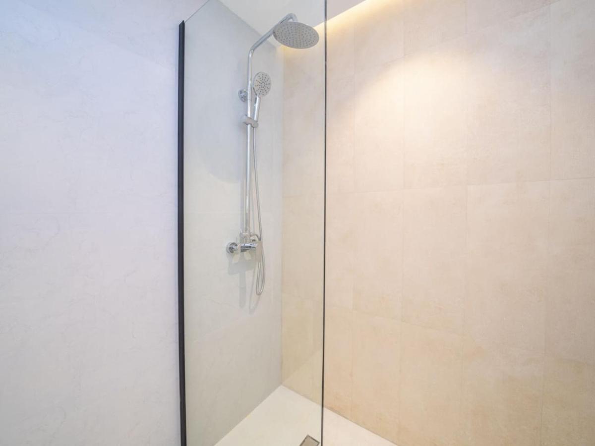 Stylish Upgraded 1 Bedroom Marina Escape * Dubai