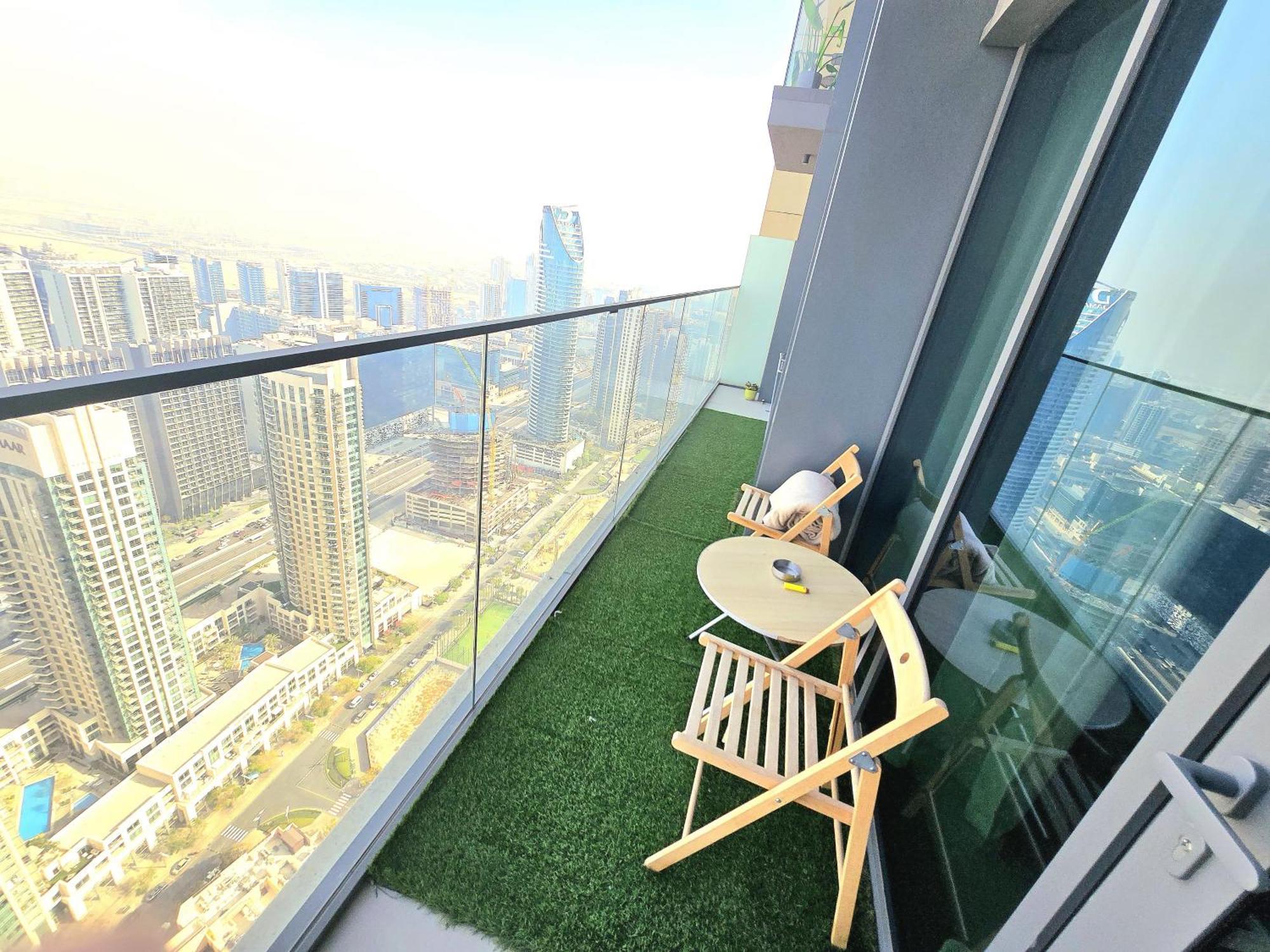 Apartment 1 Bedroom High Floor With Stunning Night View-3 Mint Walk To Mall & Burj Khalifa *