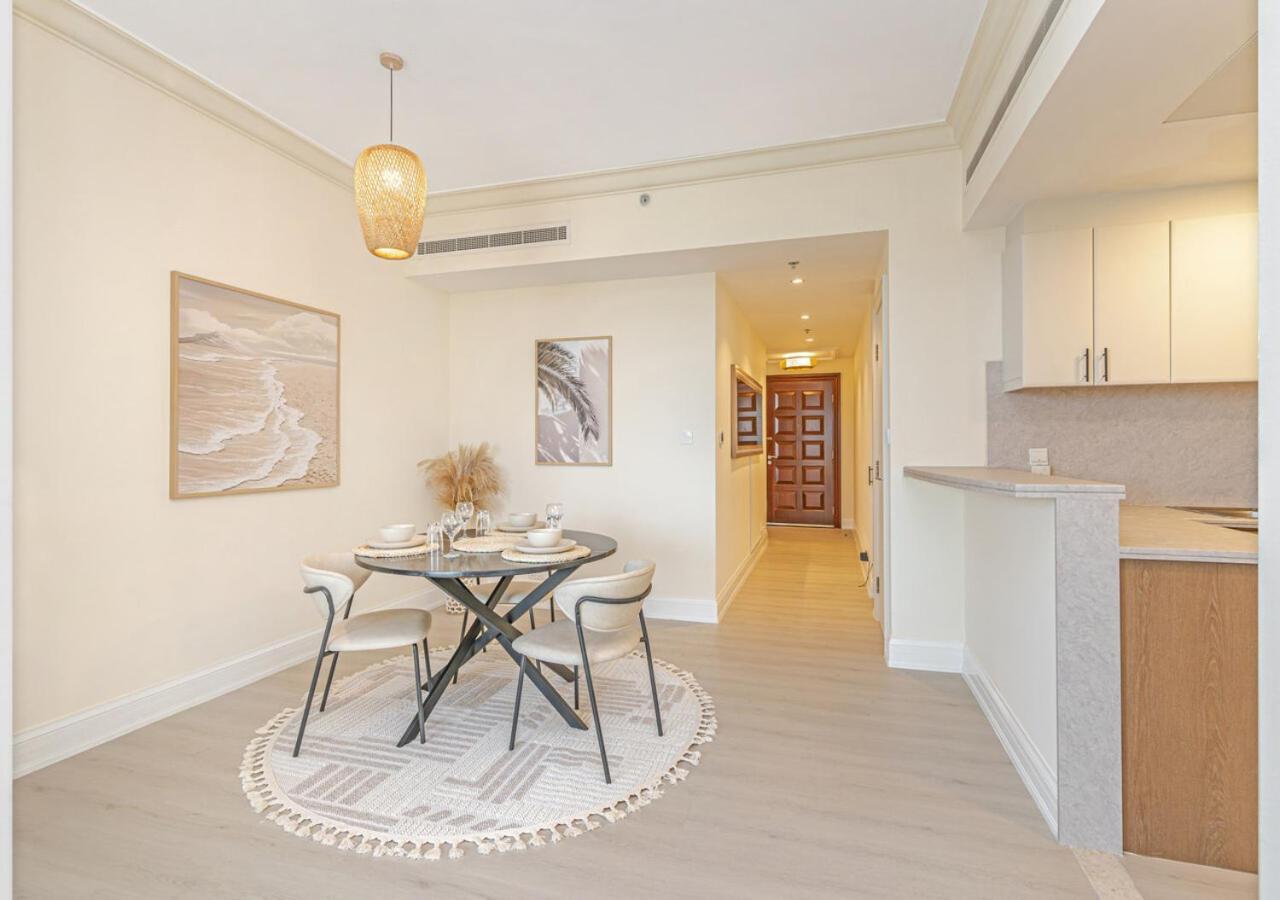 Savis Home- Stunning & Vibrant Marina * Dubai