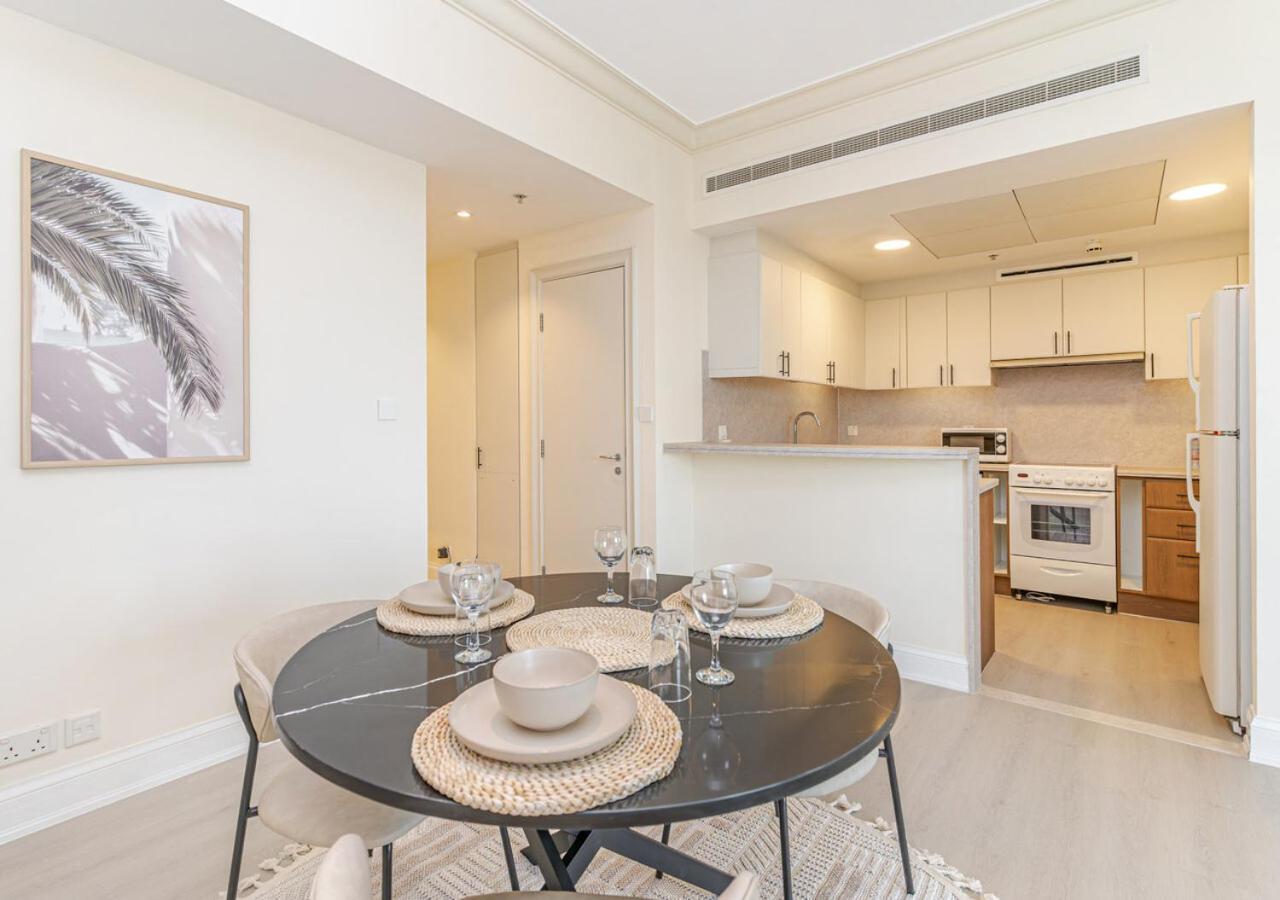 Savis Home- Stunning & Vibrant Marina Dubai