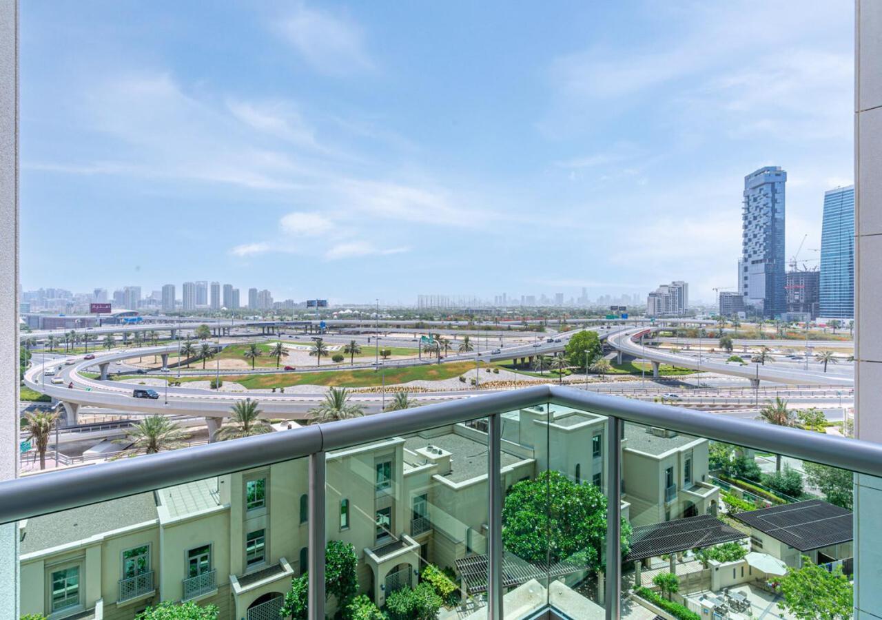 Savis Home- Stunning & Vibrant Marina Apartment