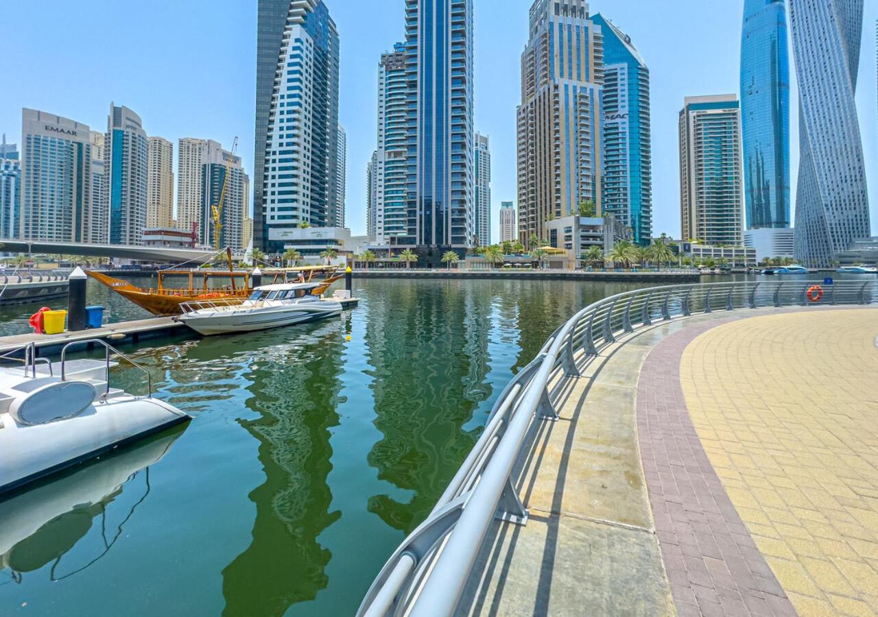 Savis Home- Stunning & Vibrant Marina Apartment Dubai