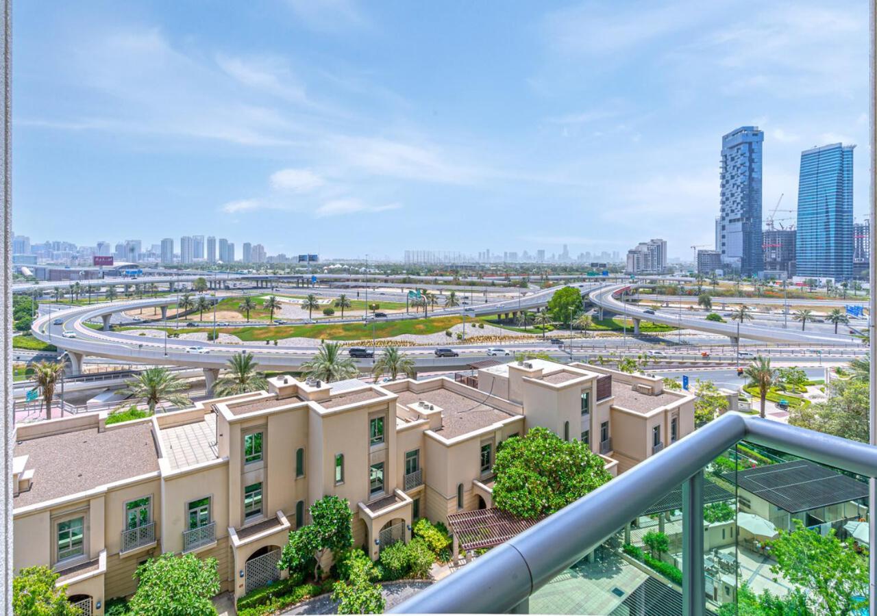 Savis Home- Stunning & Vibrant Marina Dubai
