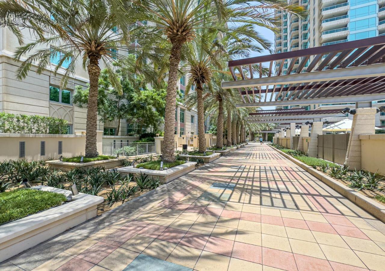 Savis Home- Stunning & Vibrant Marina * Dubai