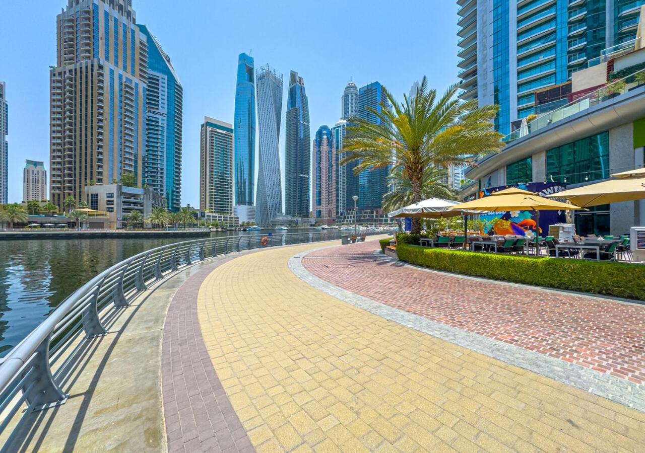 Savis Home- Stunning & Vibrant Marina Apartment Dubai