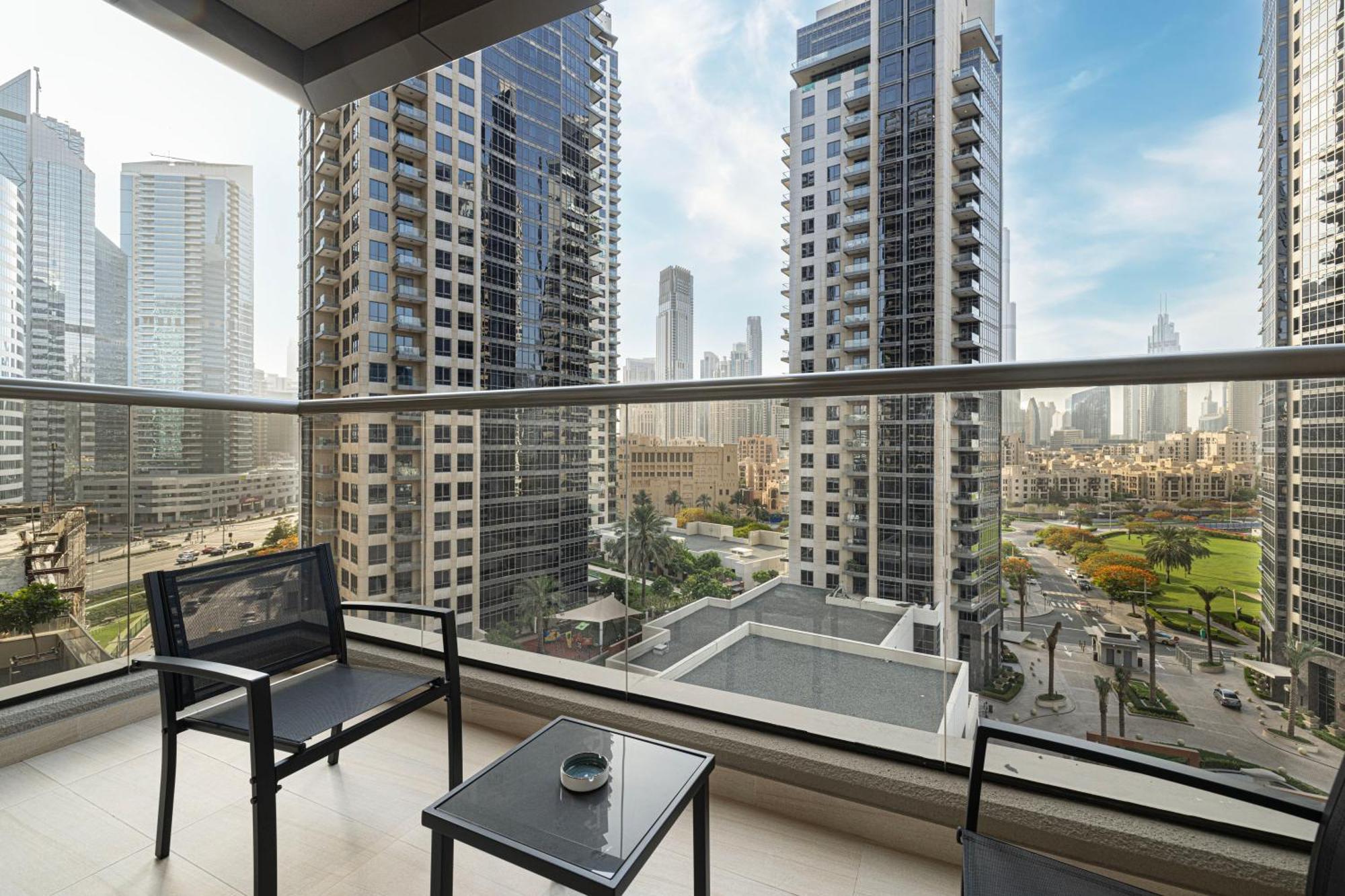 Luxurious Downtown Oasis By Burj Khalifa And Mall Apartment *