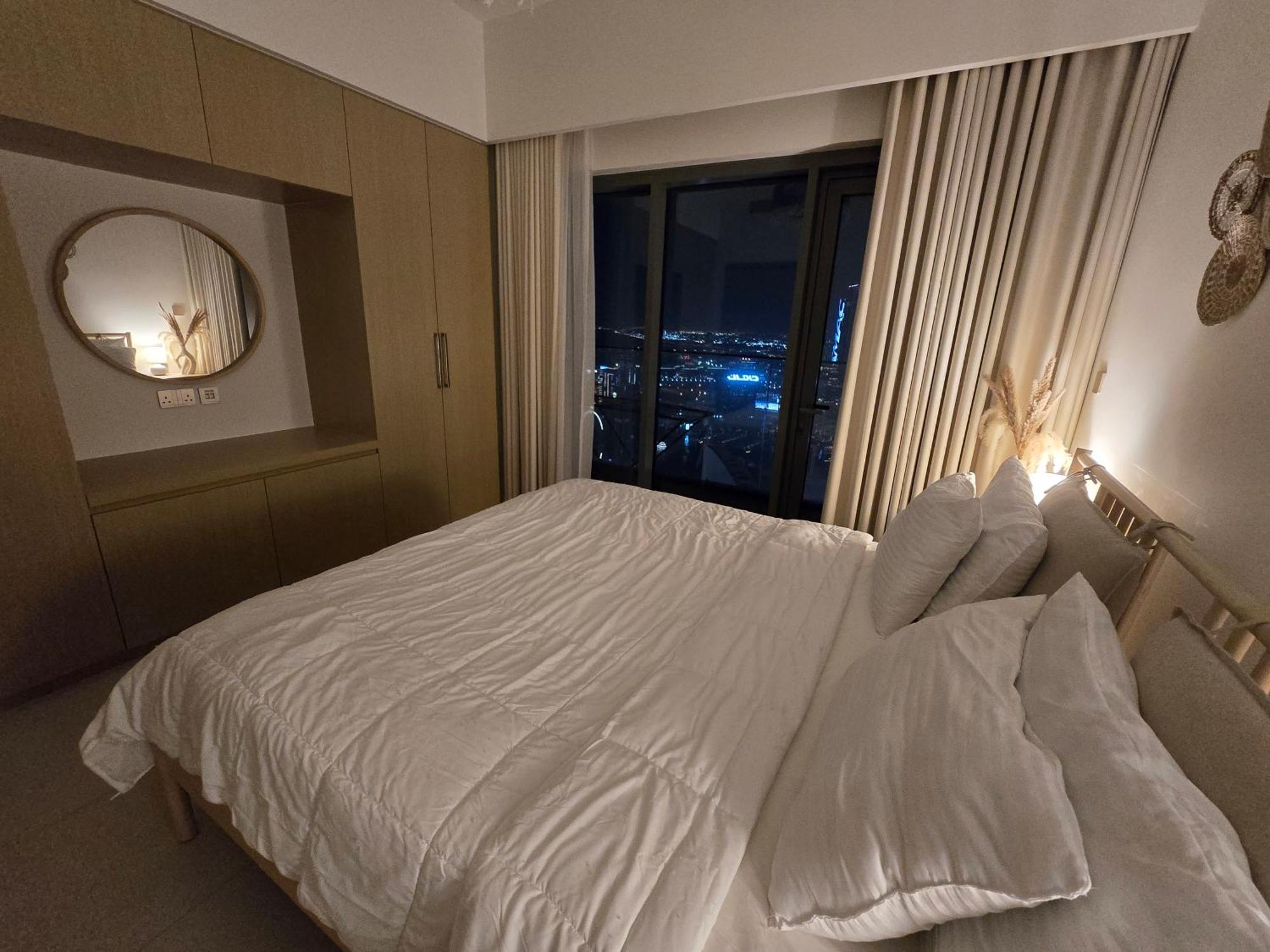 1 Bedroom High Floor With Stunning Night View-3 Mint Walk To Mall & Burj Khalifa Apartment *