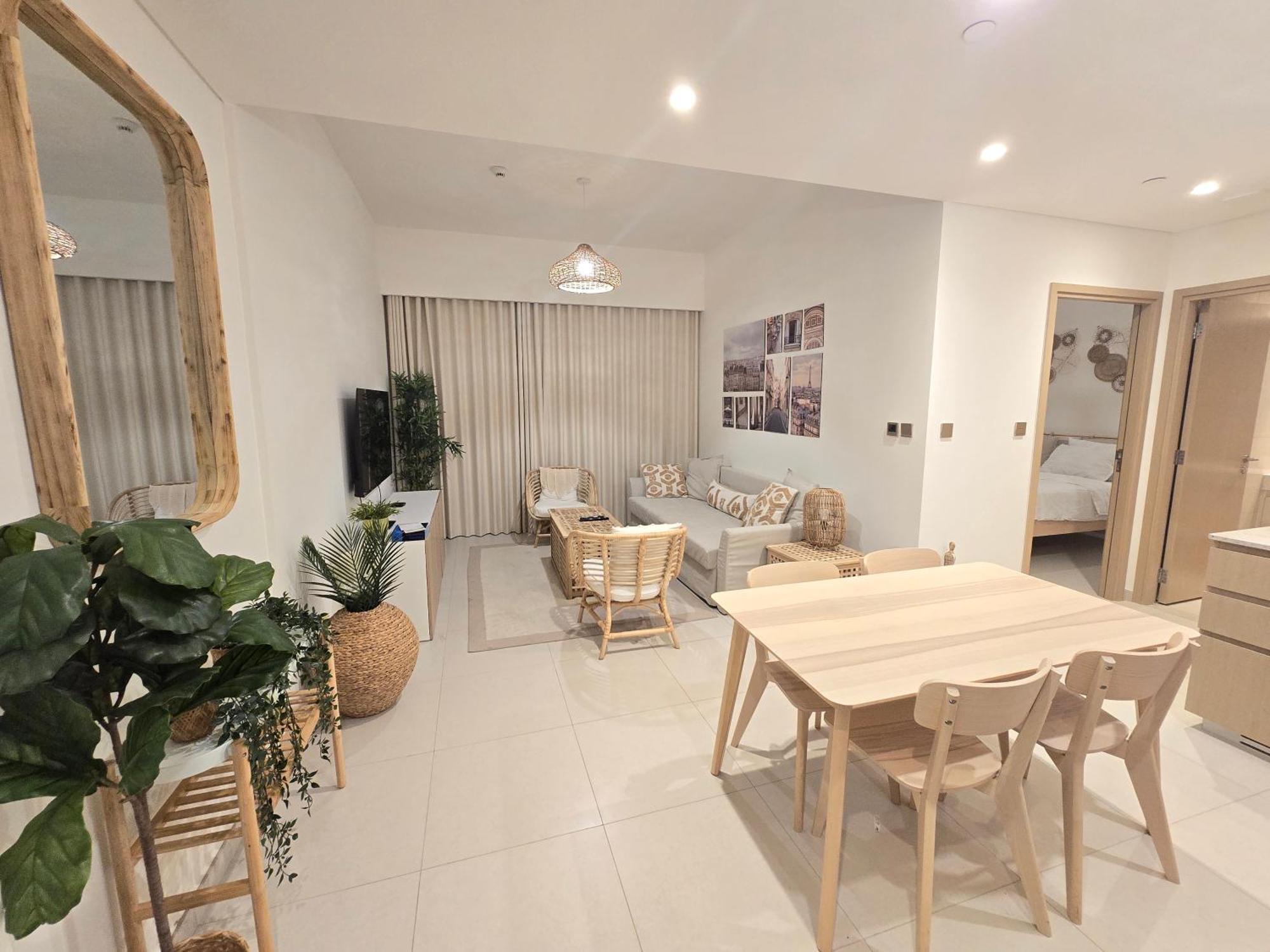 1 Bedroom High Floor With Stunning Night View-3 Mint Walk To Mall & Burj Khalifa Apartment *