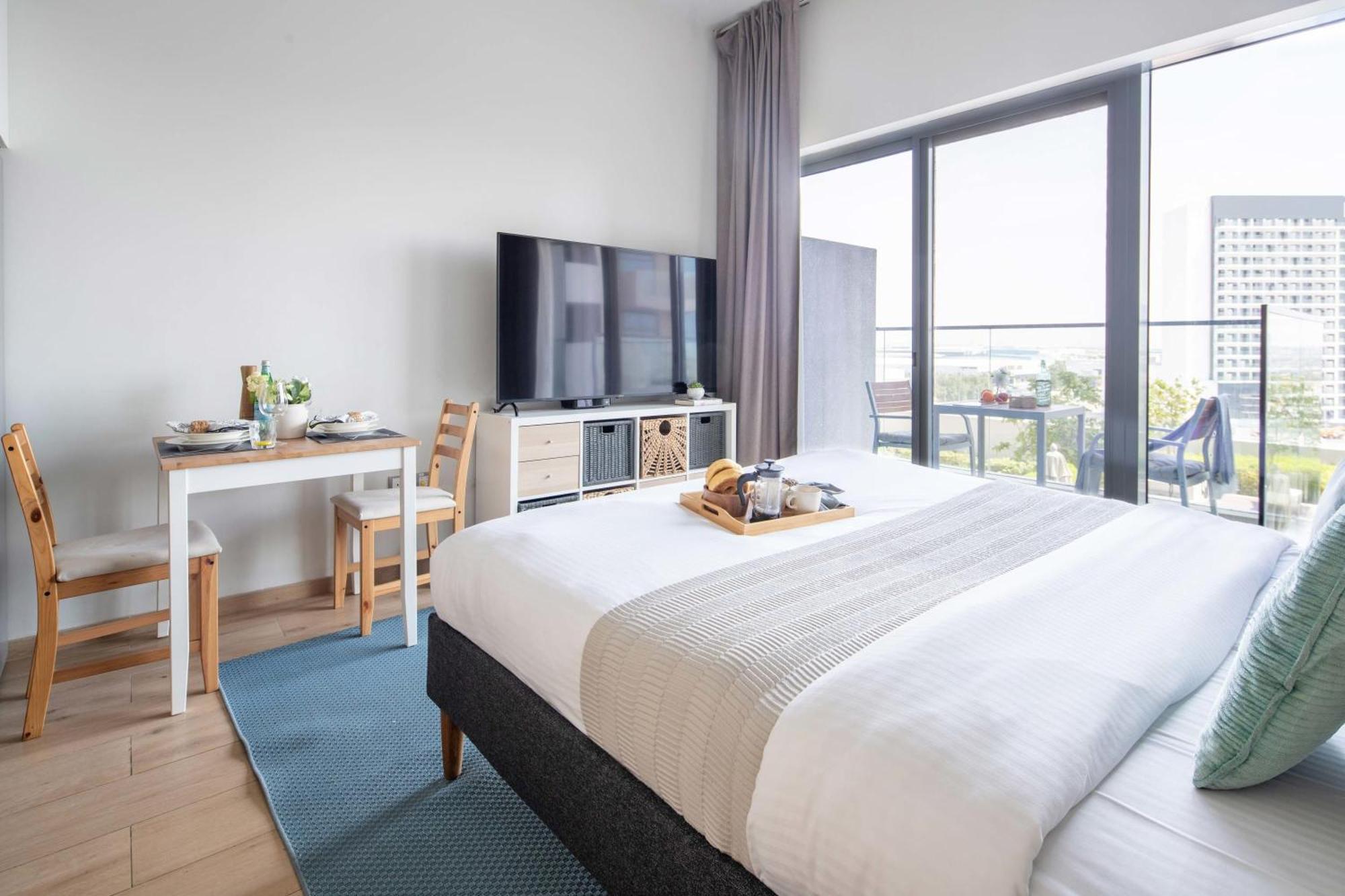Apartment Frank Porter - Azizi Aura *