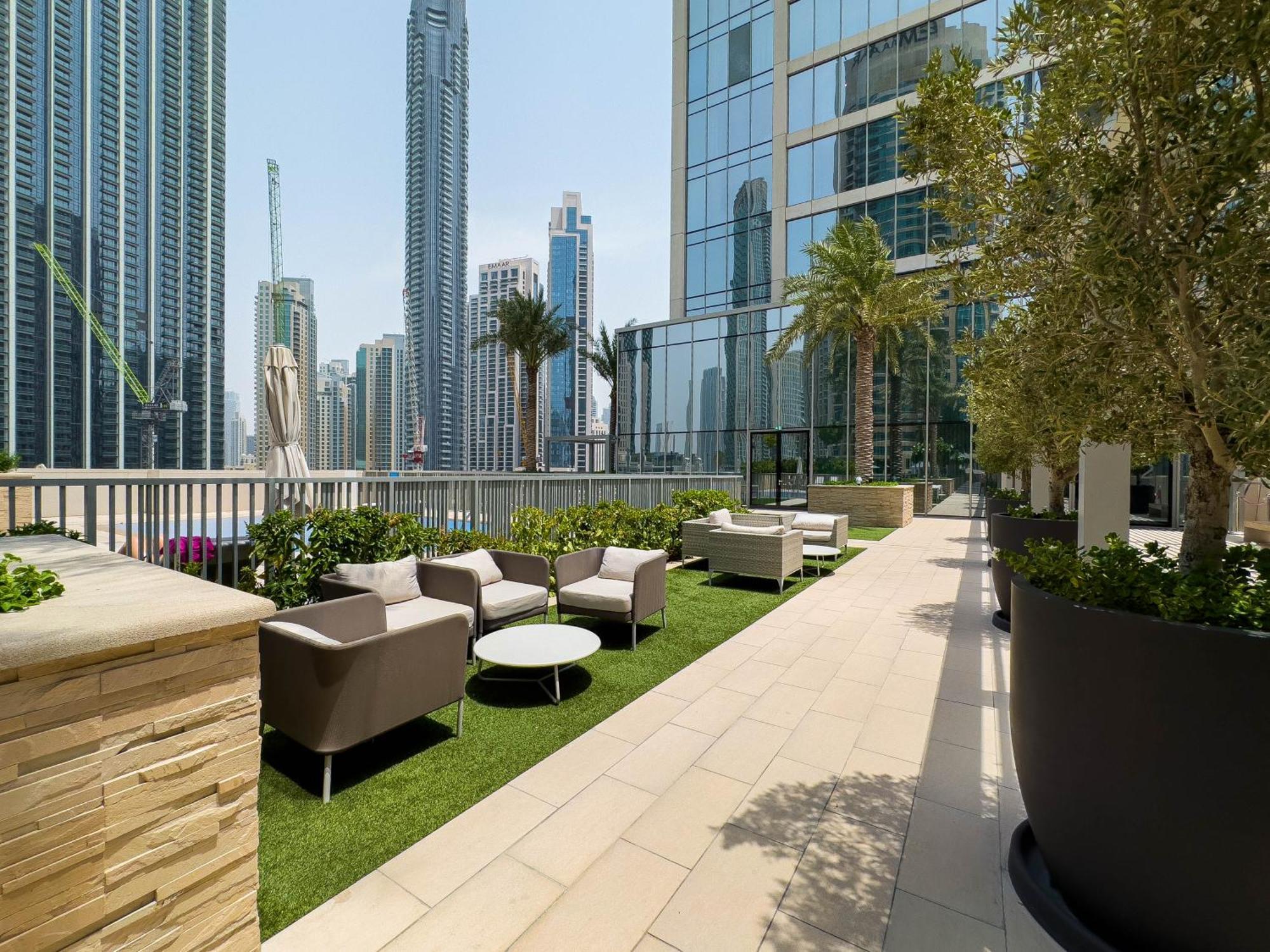 Naseem - Downtown Gem 4br Apt: Burj View Bliss Apartment