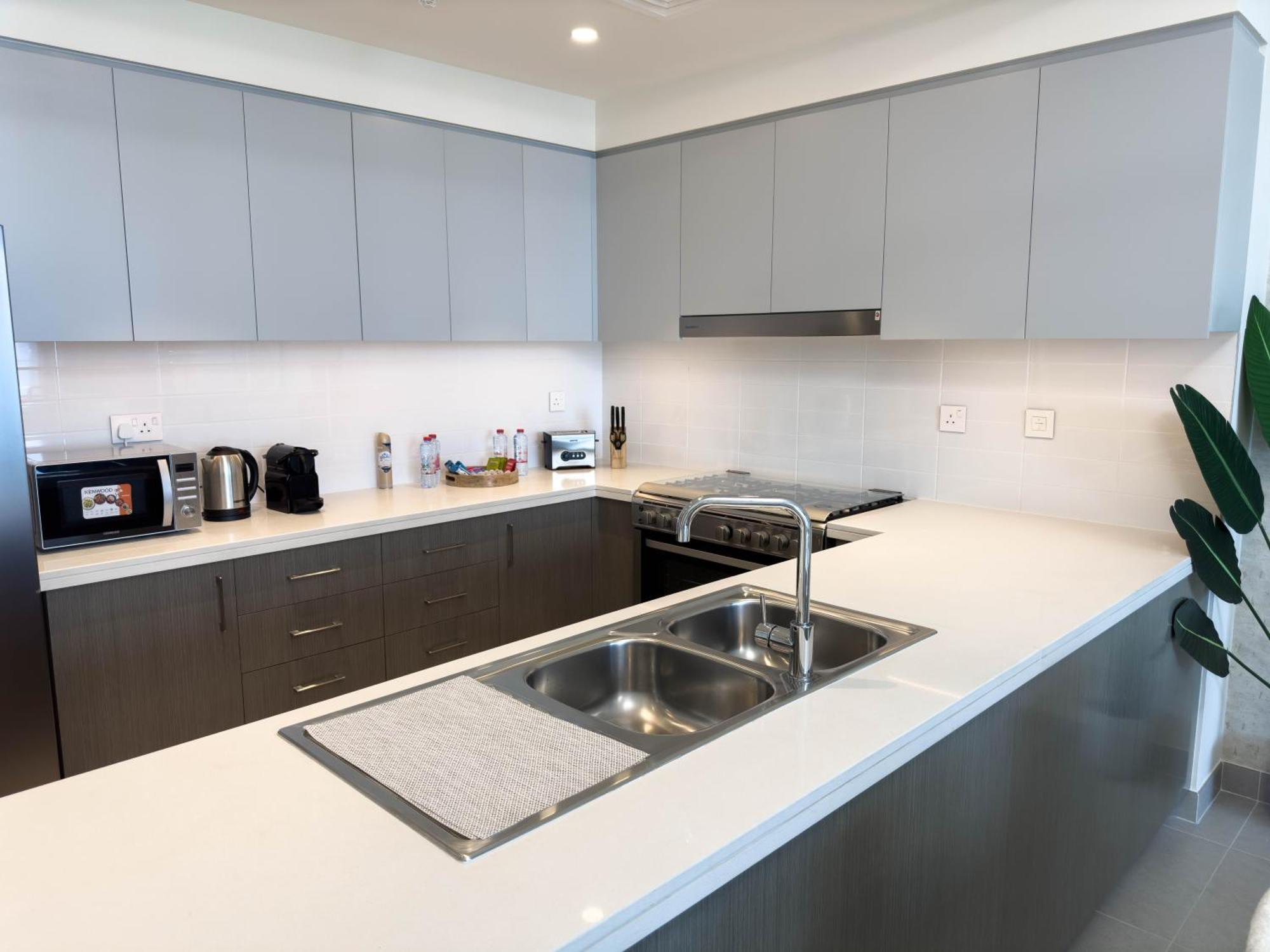 Naseem - Downtown Gem 4br Apt: Burj View Bliss * Dubai