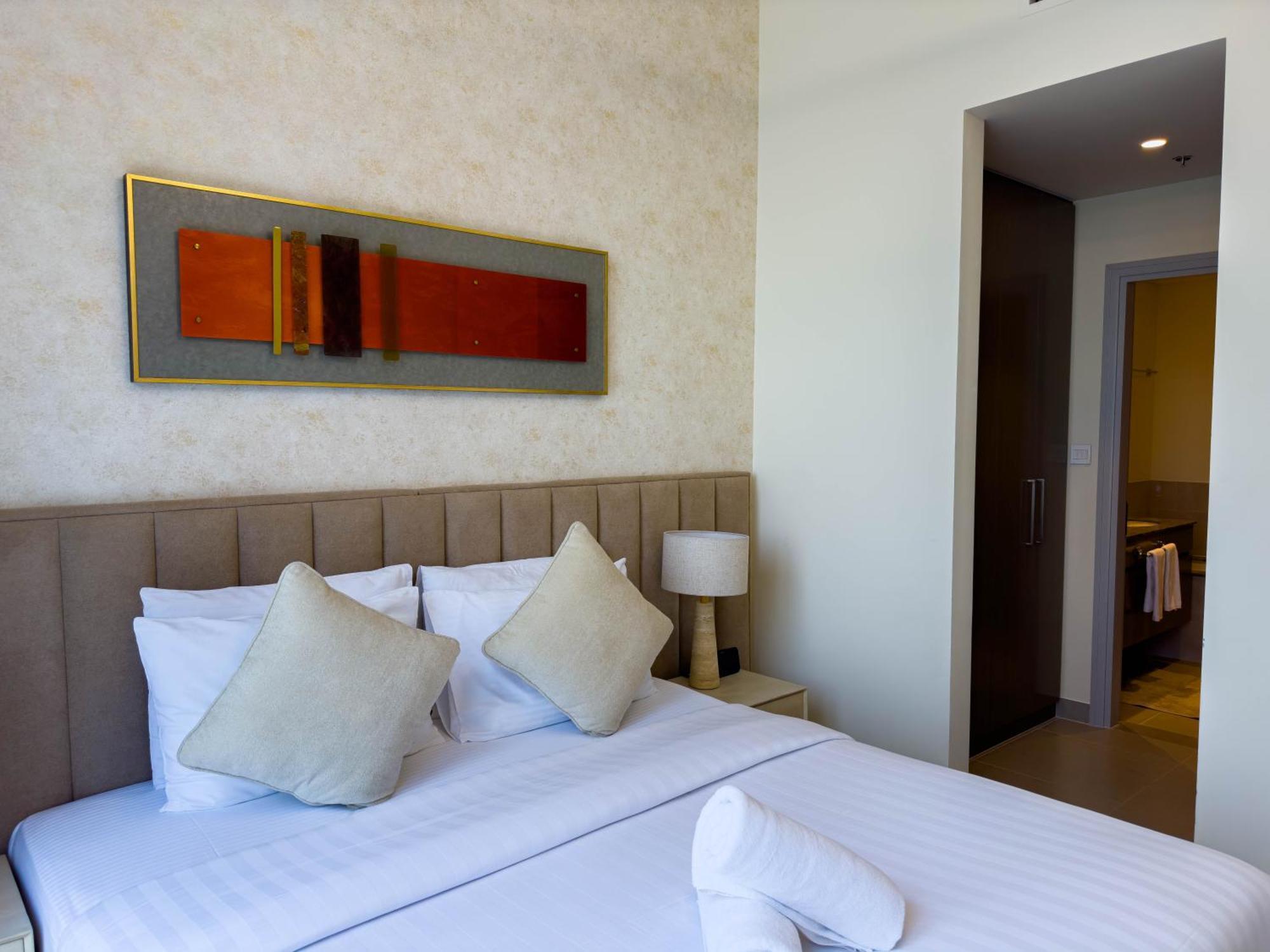 Naseem - Downtown Gem 4br Apt: Burj View Bliss