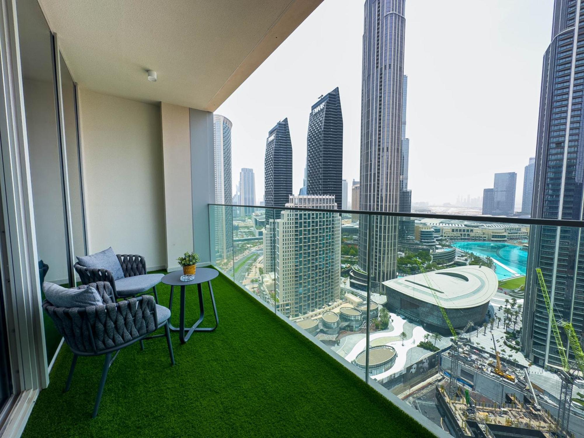Naseem - Downtown Gem 4br Apt: Burj View Bliss Dubai