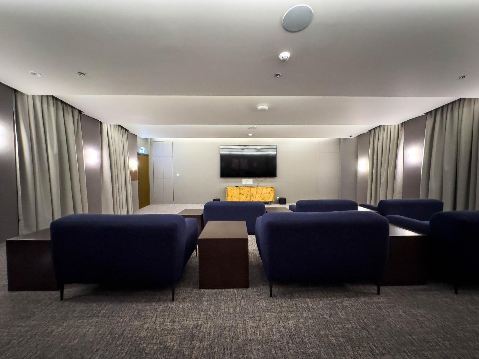 Naseem - Downtown Gem 4br Apt: Burj View Bliss Apartment Dubai
