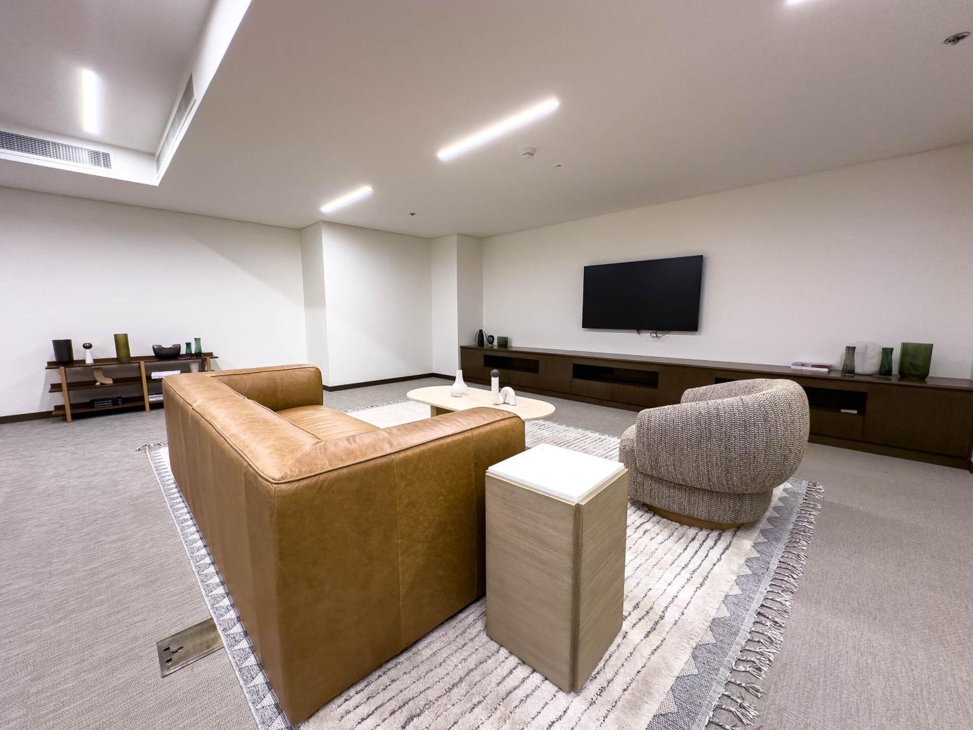Naseem - Downtown Gem 4br Apt: Burj View Bliss Apartment