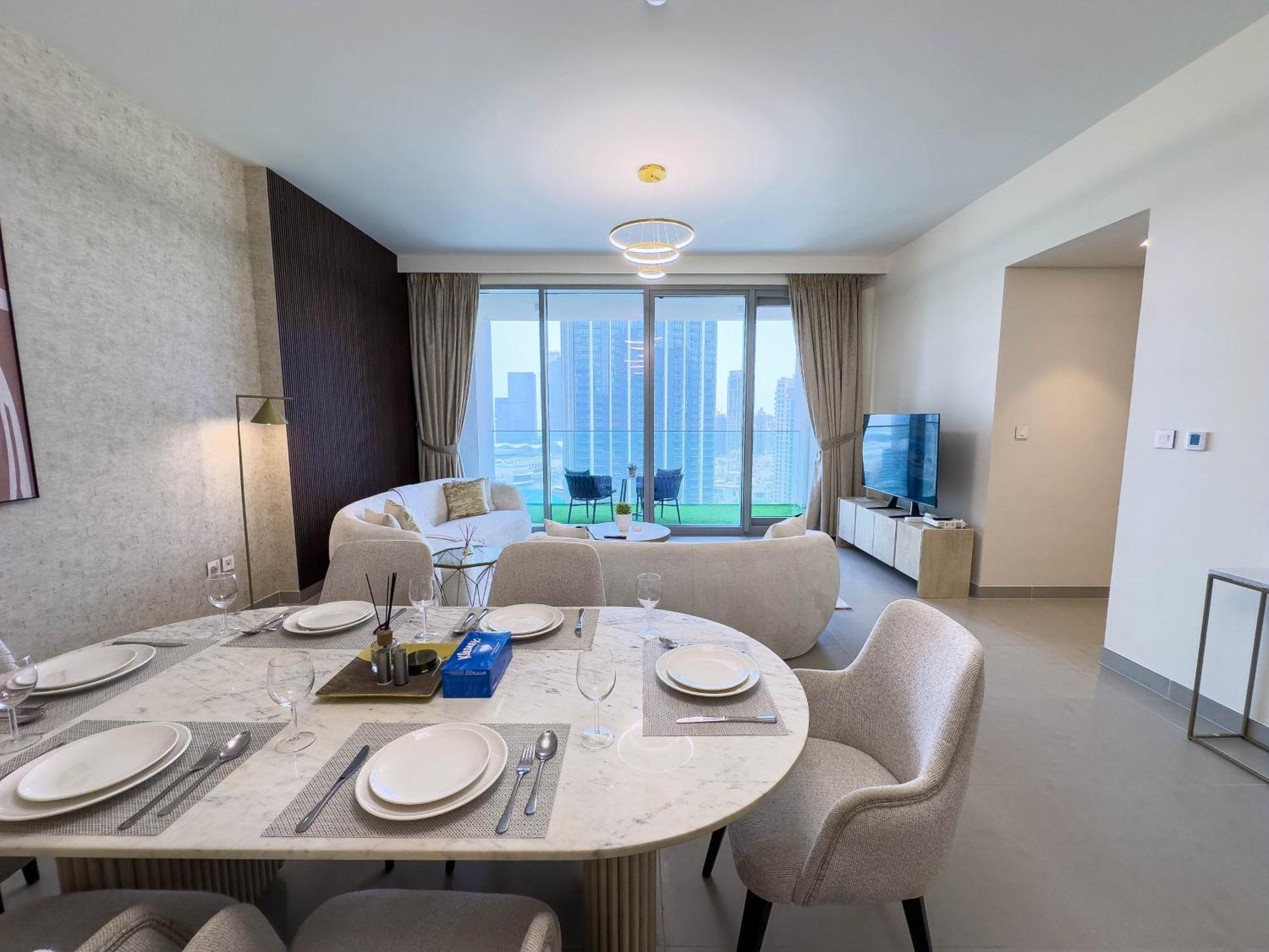 Naseem - Downtown Gem 4br Apt: Burj View Bliss Dubai