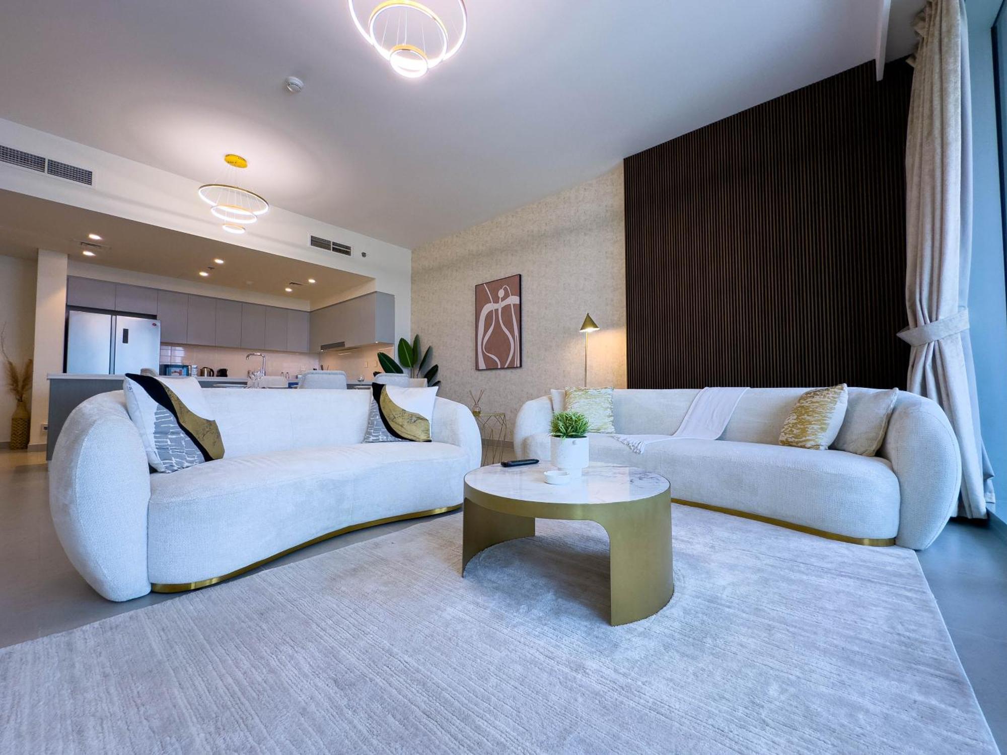 Naseem - Downtown Gem 4br Apt: Burj View Bliss * Dubai