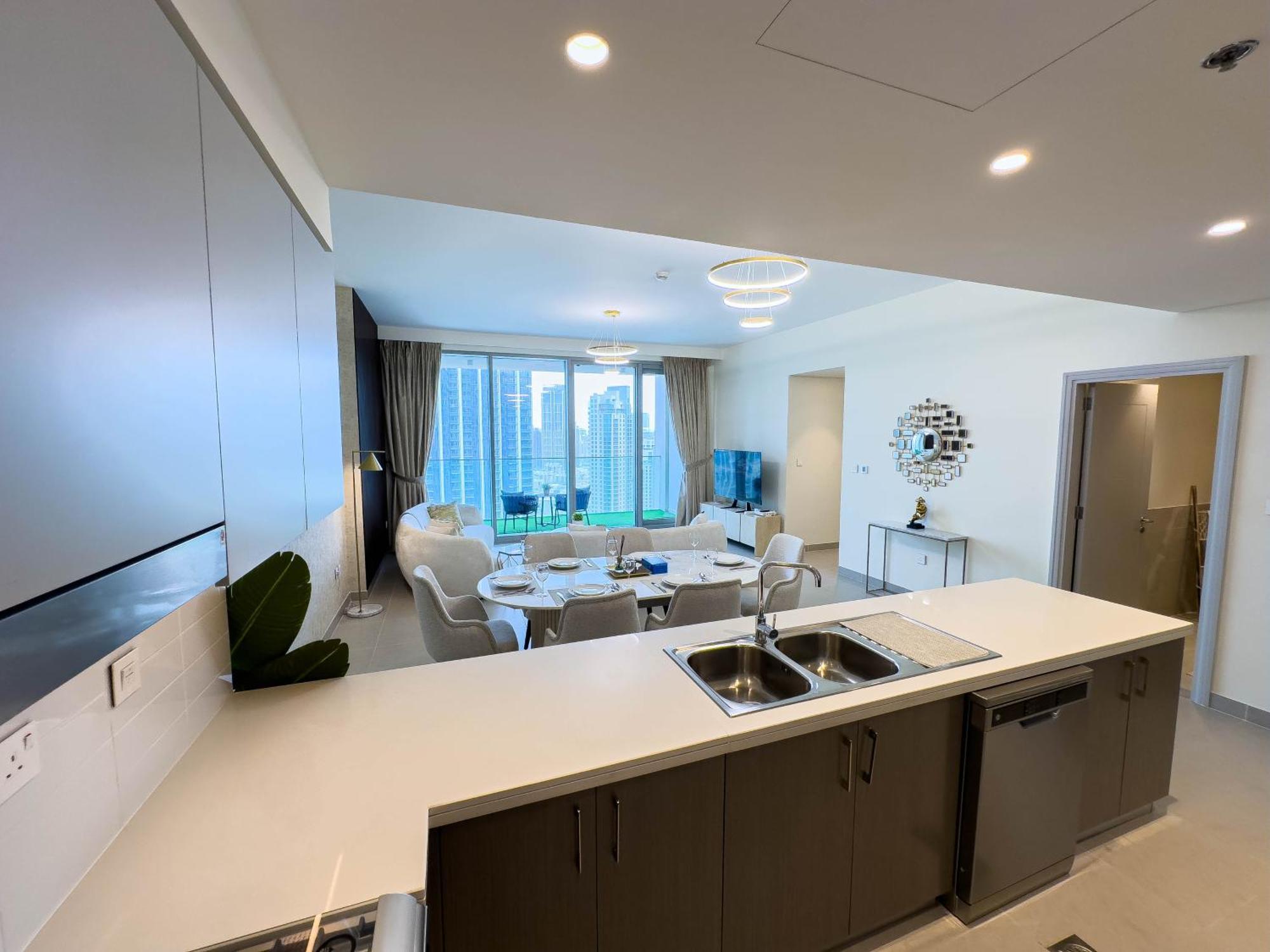 Naseem - Downtown Gem 4br Apt: Burj View Bliss