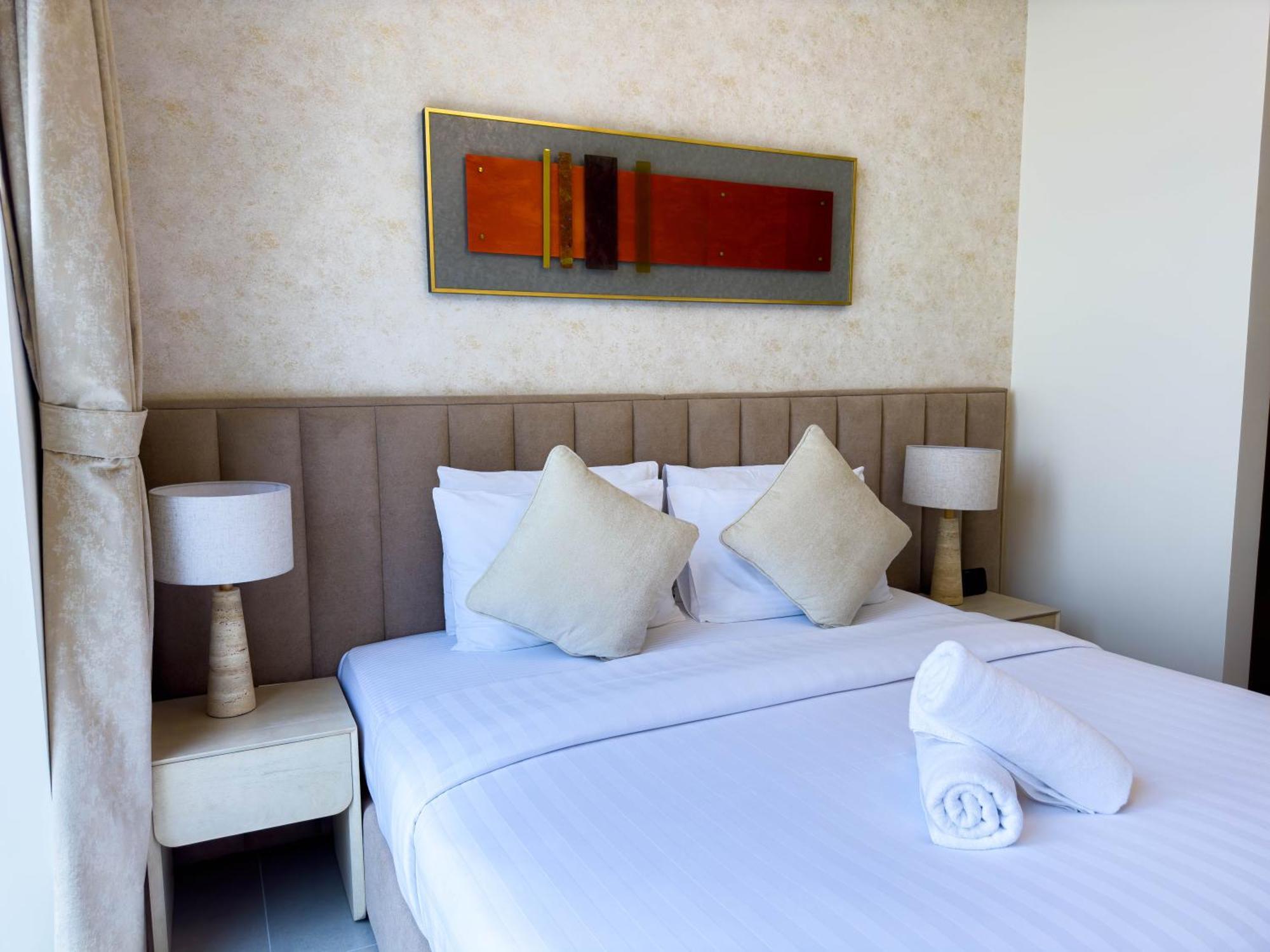 Naseem - Downtown Gem 4br Apt: Burj View Bliss Apartment