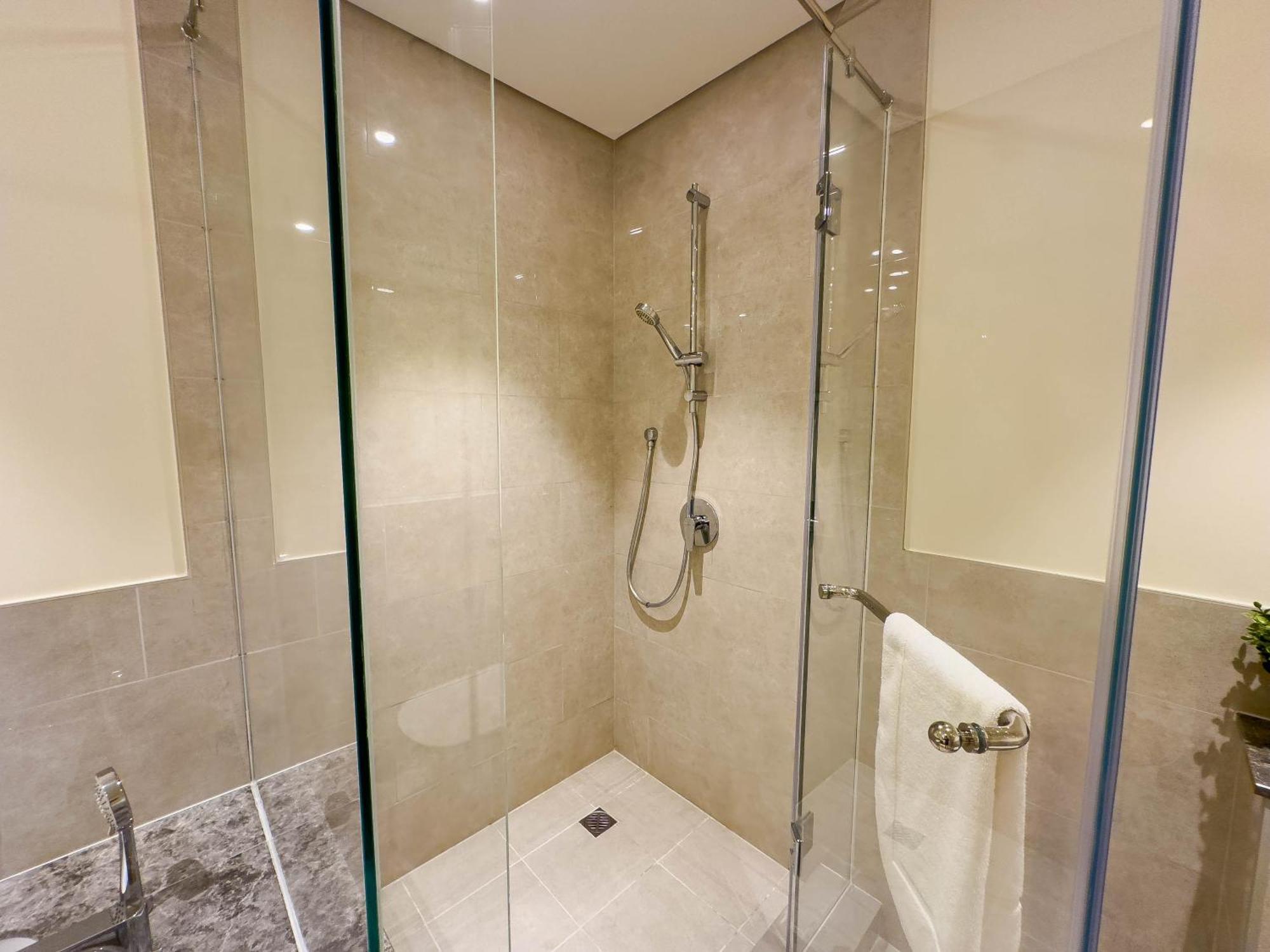 Naseem - Downtown Gem 4br Apt: Burj View Bliss Dubai