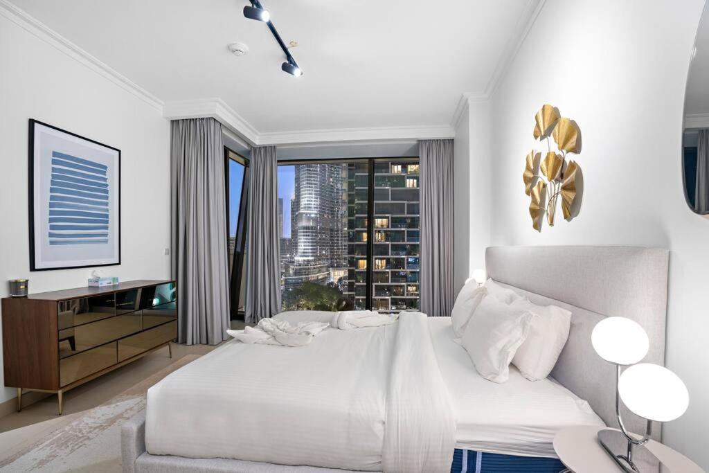 First Class 1br Iconic Cityscape Haven * Dubai