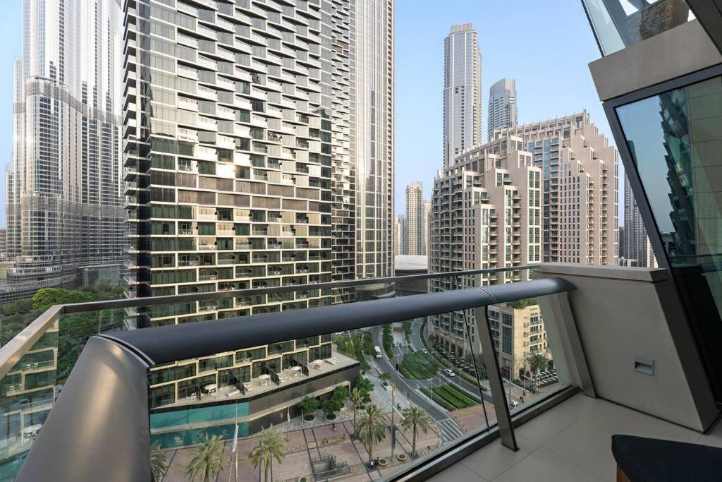 Apartment First Class 1br Iconic Cityscape Haven *