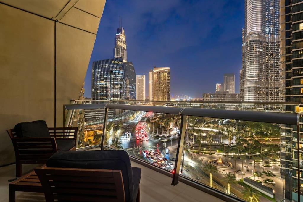 Apartment First Class 1br Iconic Cityscape Haven *