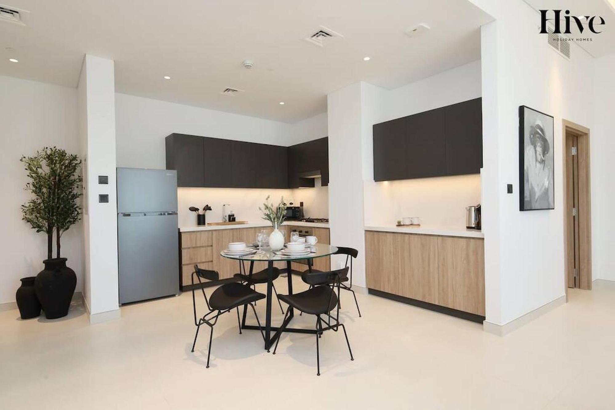 7 By Aurora 310 Apartment