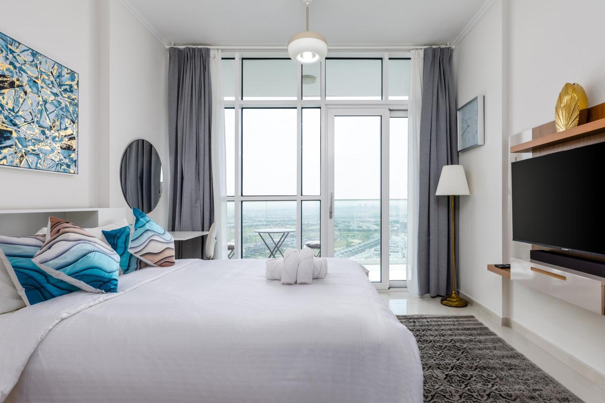 Apartment Waves - Elegant 28th Floor Studio In Carson A, Damac Hills