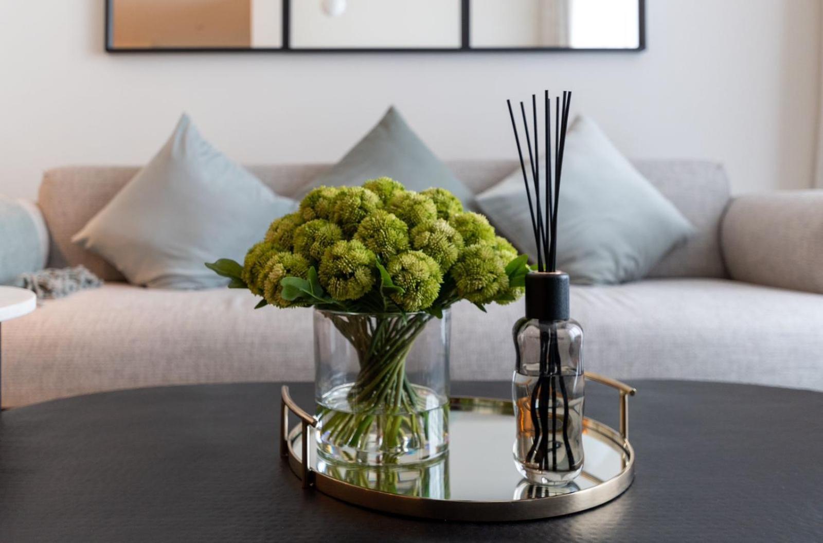 Luxury Escapes - Stylish 2br With View In Downtown Apartment