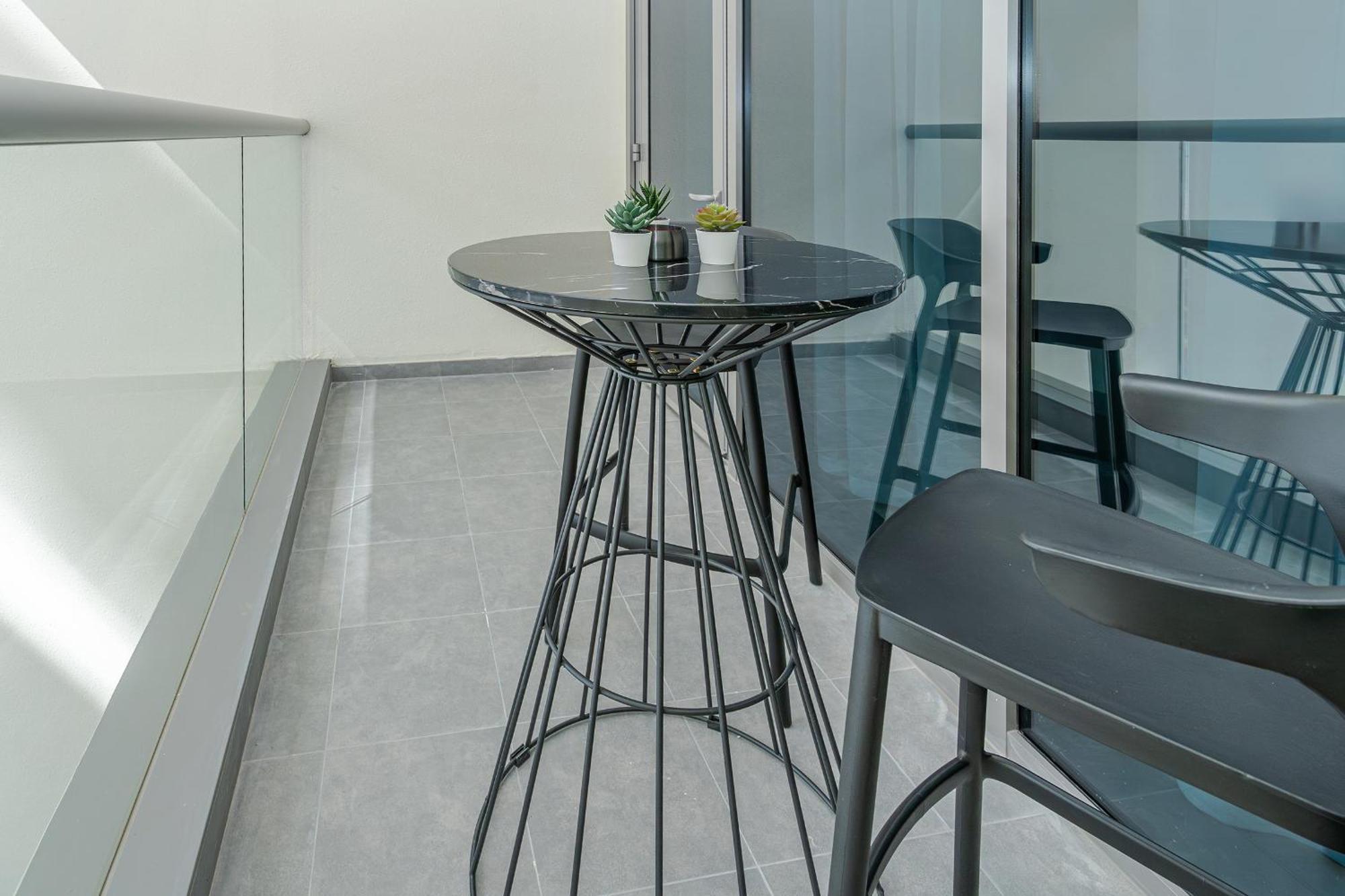 Lux In Downtown In The Sterling By Omniyat * Dubai