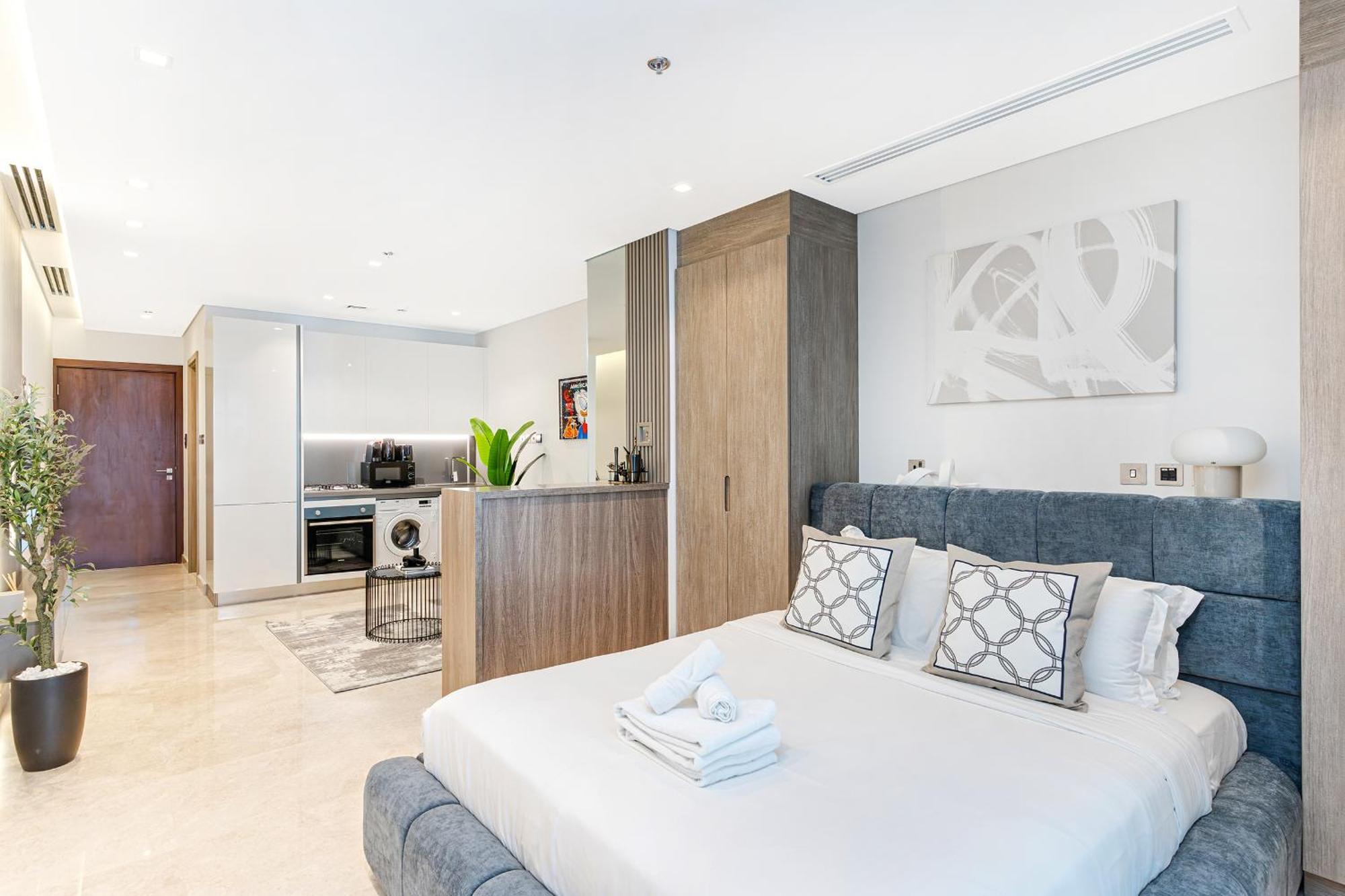 Lux In Downtown In The Sterling By Omniyat Apartment *