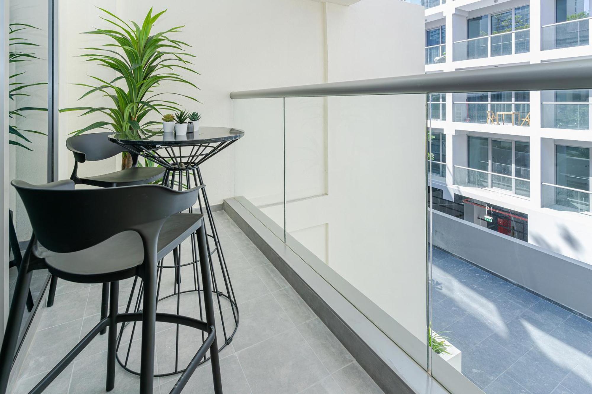 Lux In Downtown In The Sterling By Omniyat Apartment