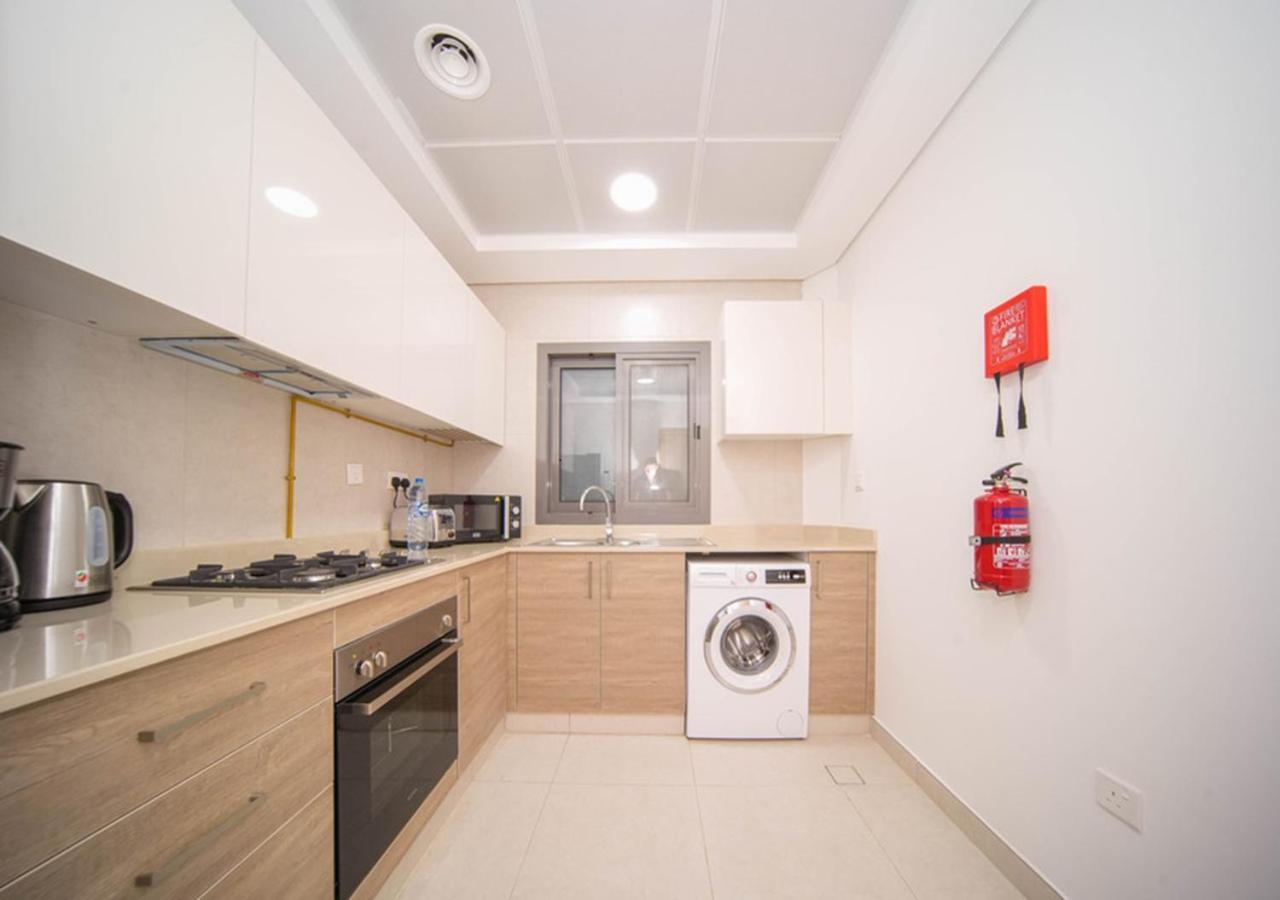 Elegant 2br View With Rooftop Pool The Bay
