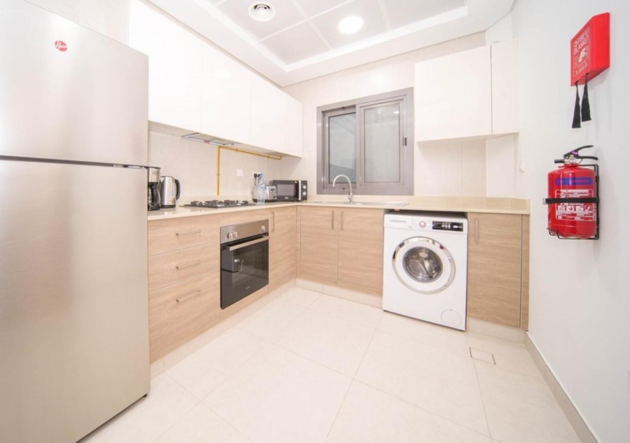 Elegant 2br View With Rooftop Pool The Bay Apartment Dubai