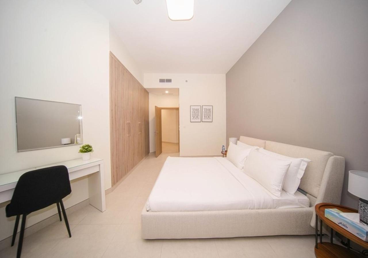 Apartment Elegant 2br View With Rooftop Pool The Bay Dubai