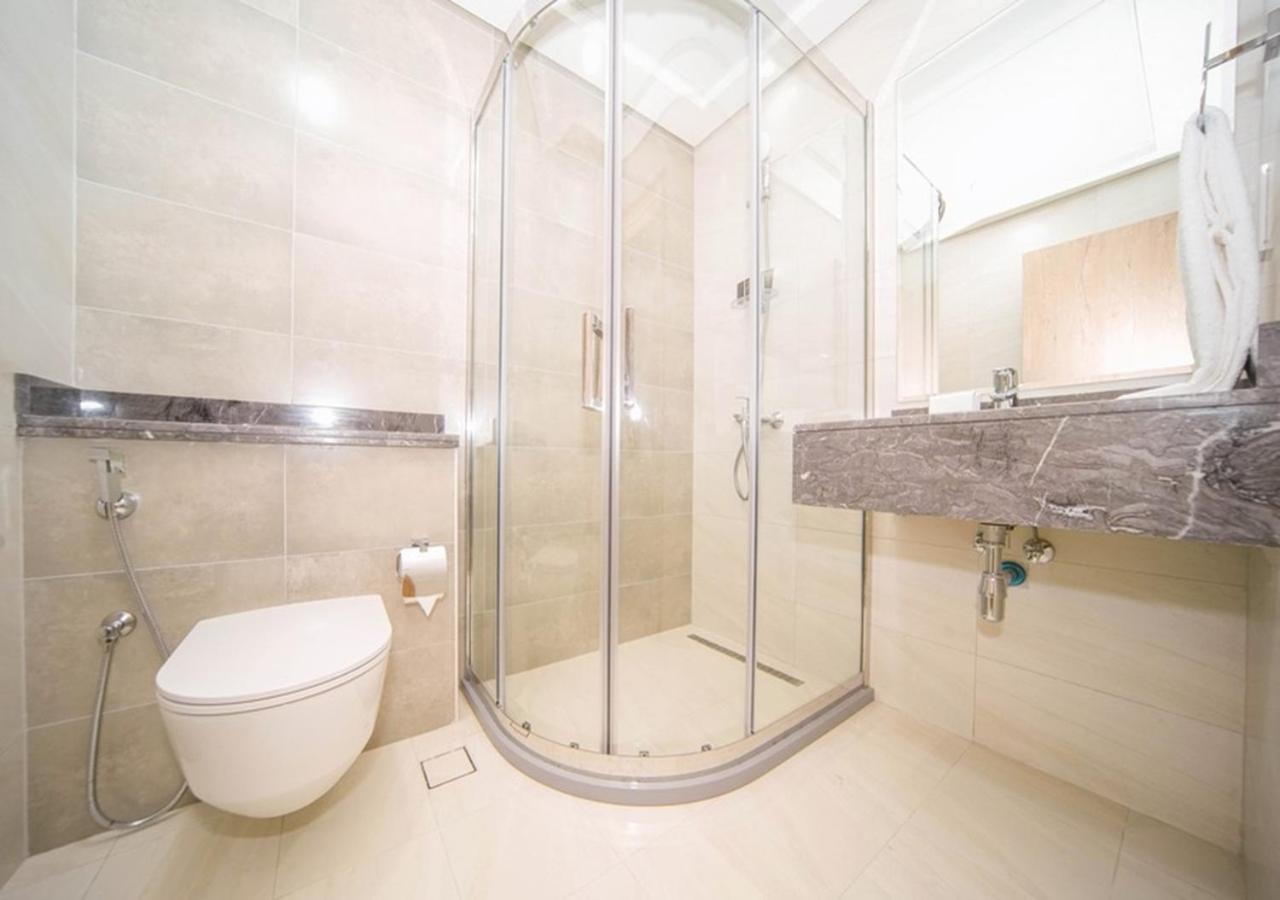 Elegant 2br View With Rooftop Pool The Bay Apartment *