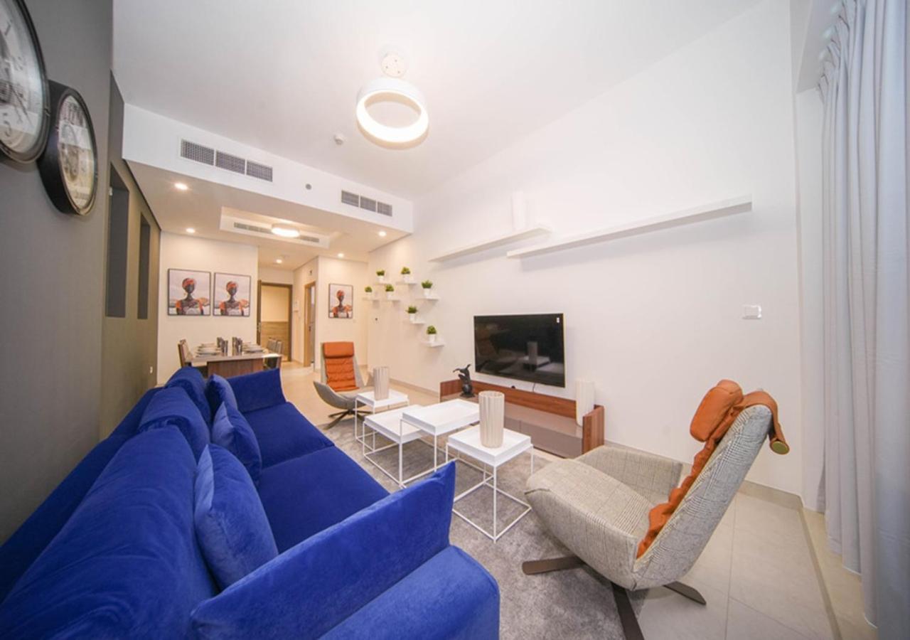 Elegant 2br View With Rooftop Pool The Bay Apartment Dubai
