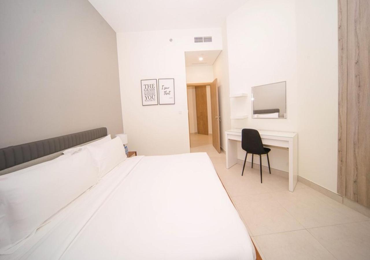 Apartment Elegant 2br View With Rooftop Pool The Bay Dubai