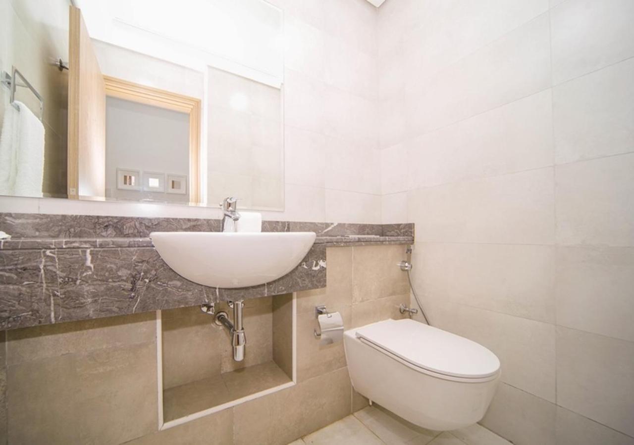 Elegant 2br View With Rooftop Pool The Bay Dubai