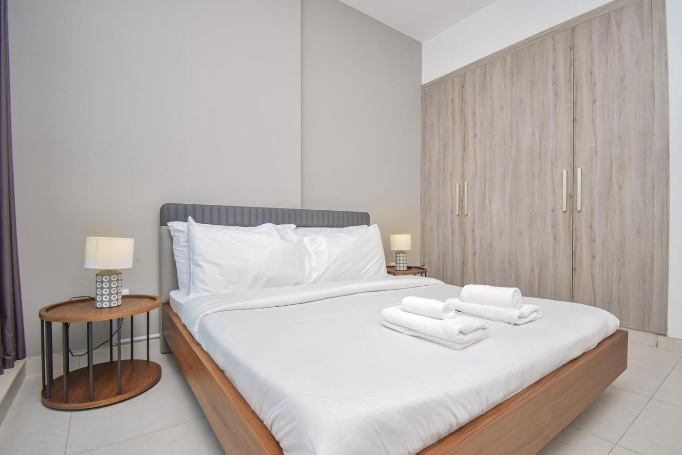 Apartment Elegant 2br View With Rooftop Pool The Bay Dubai