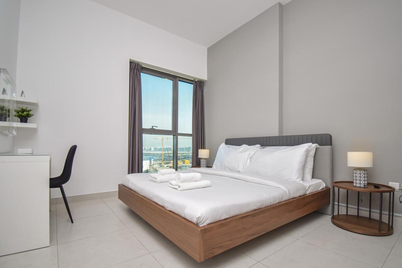 Elegant 2br View With Rooftop Pool The Bay