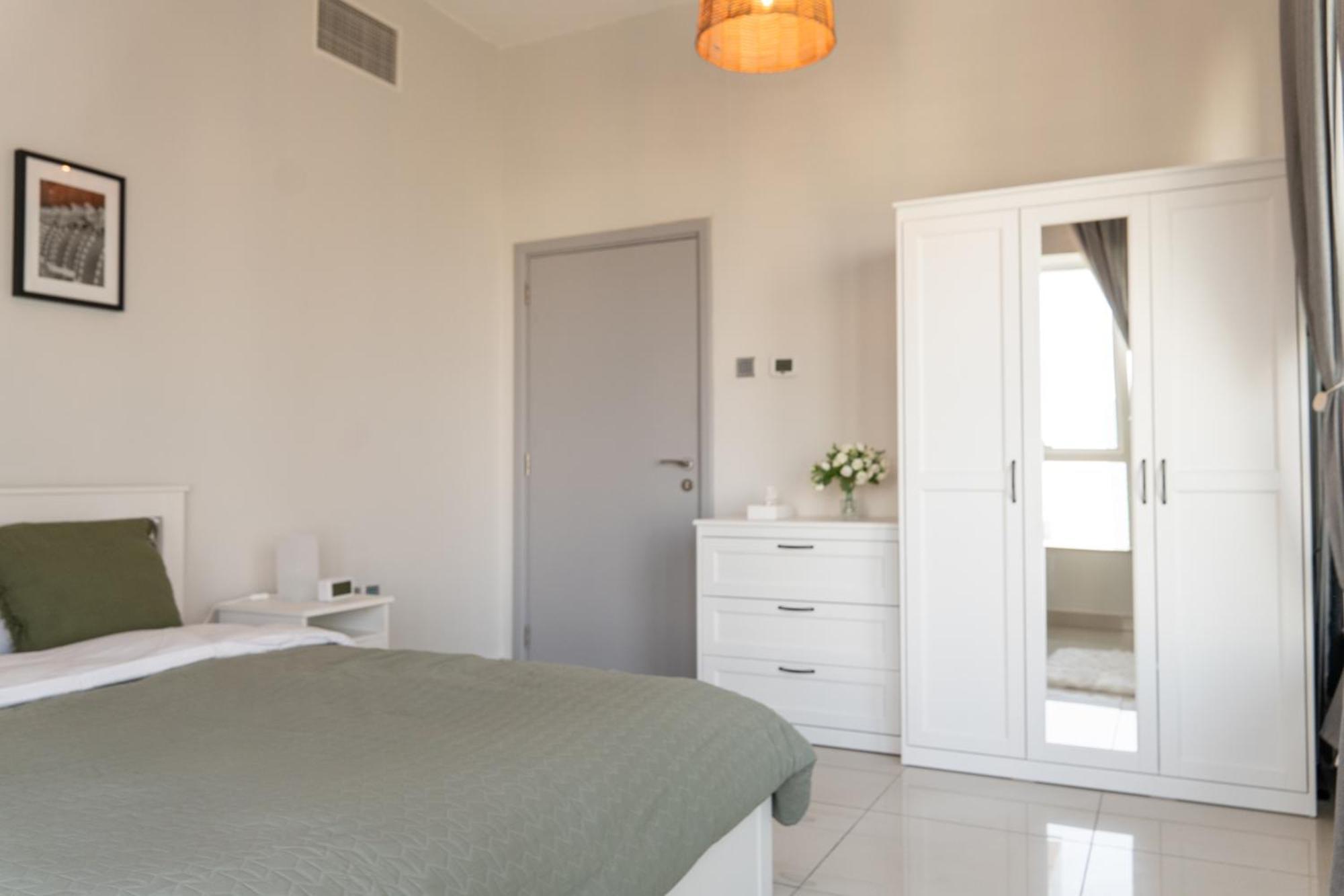 Onetree Vaction Homes-private In Shared Homestay Dubai