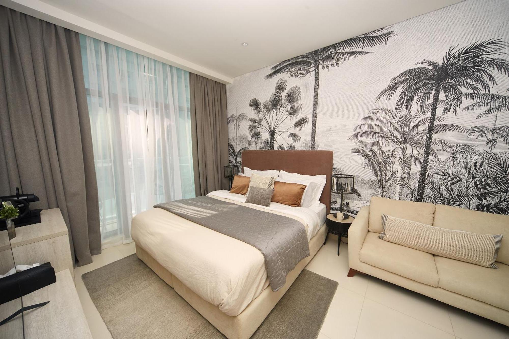 Comfy Stylish On The Palm Apartment