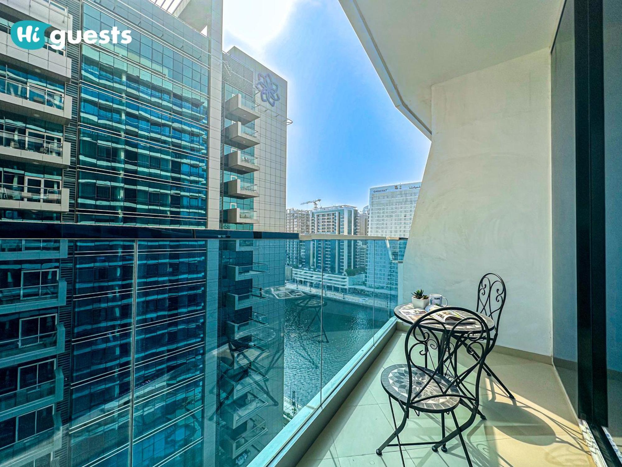Higuests - Stylish Urban Escape In Waves Tower By Kasco Apartment *