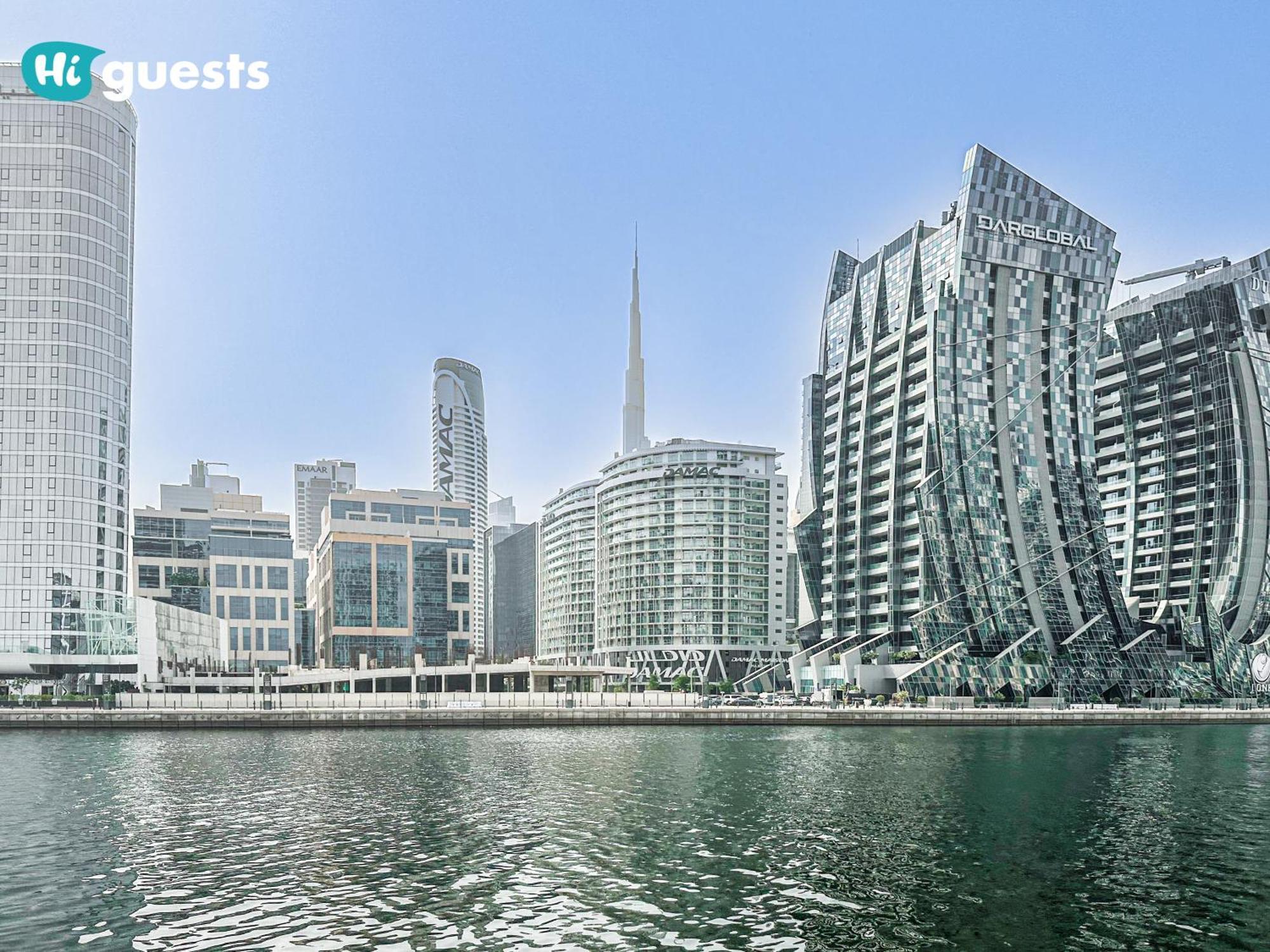 Higuests - Stylish Urban Escape In Waves Tower By Kasco