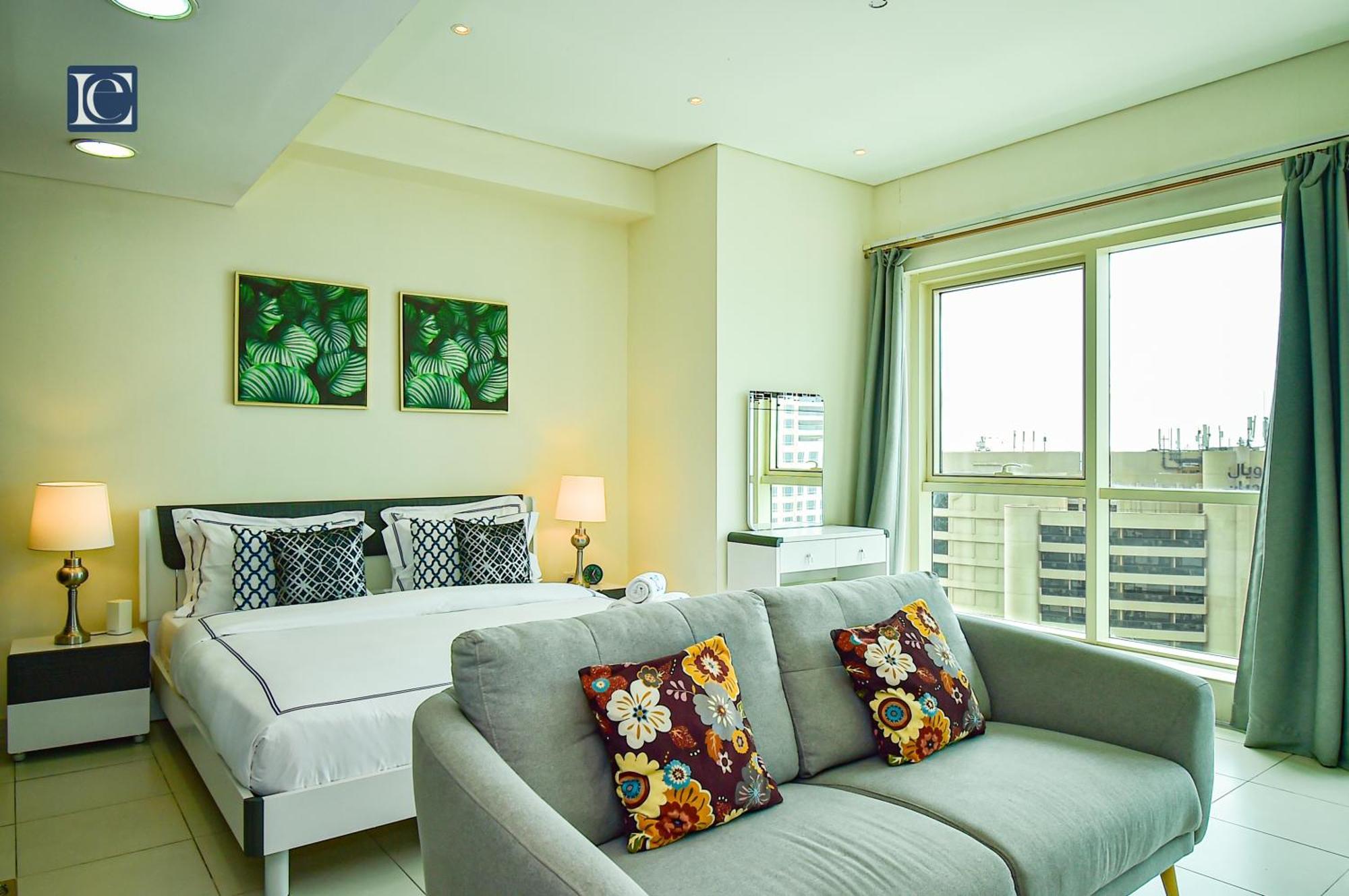 Luxury Escapes - Furnished With Balcony In Royal Oceanic *