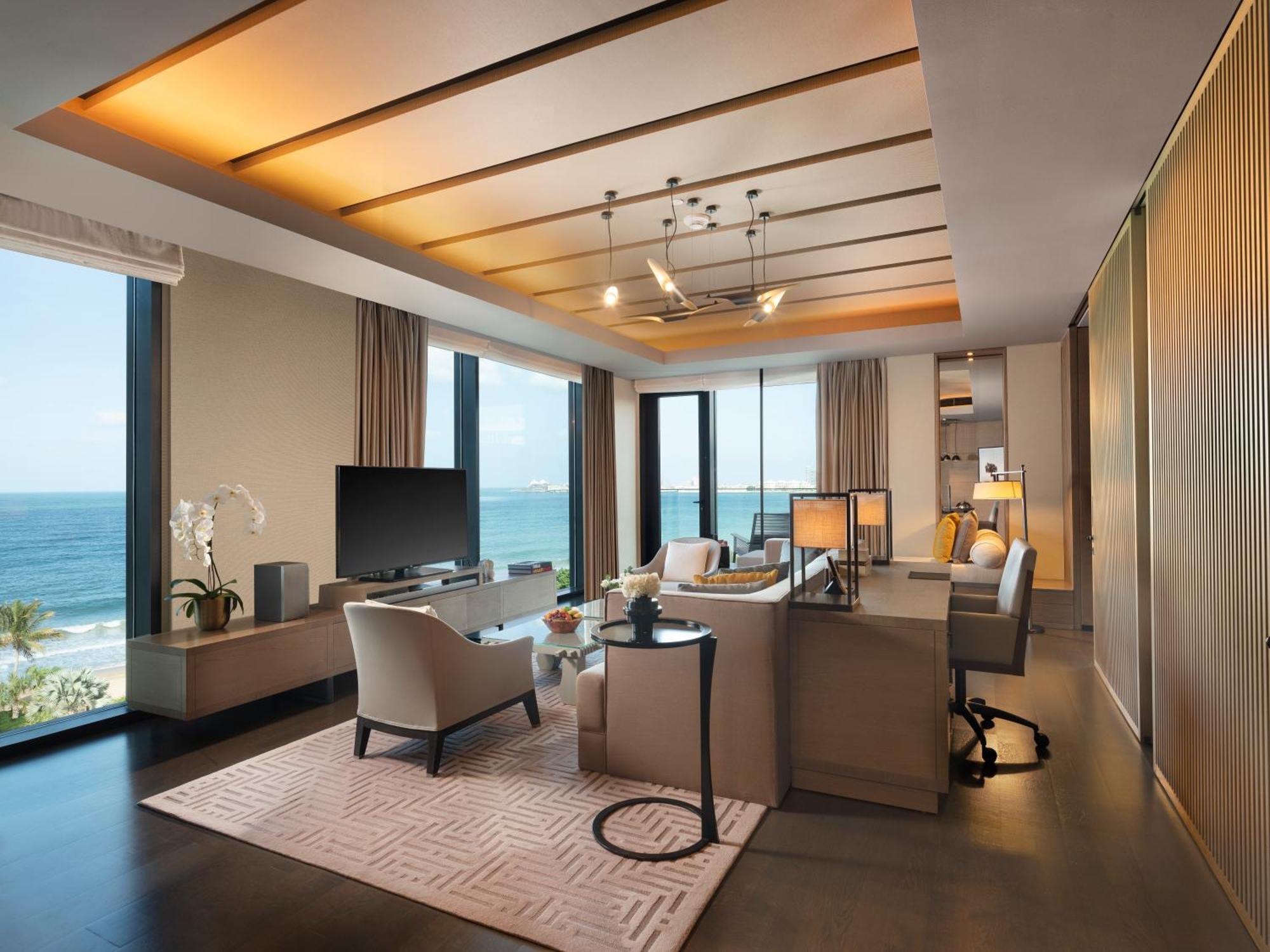 Banyan Tree At Bluewaters 5*