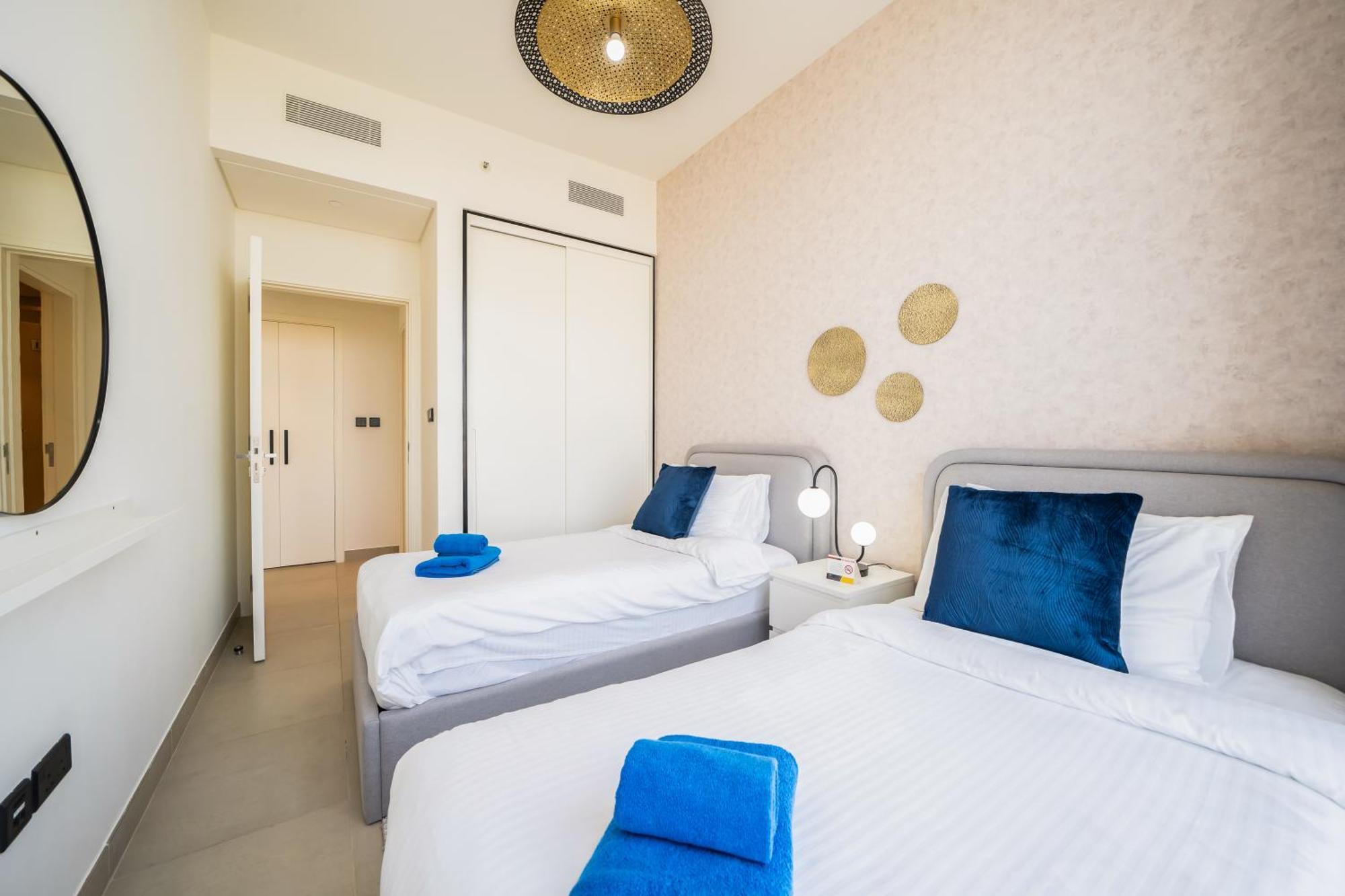 Newarabian Collective 2 Tower Hills - 2br