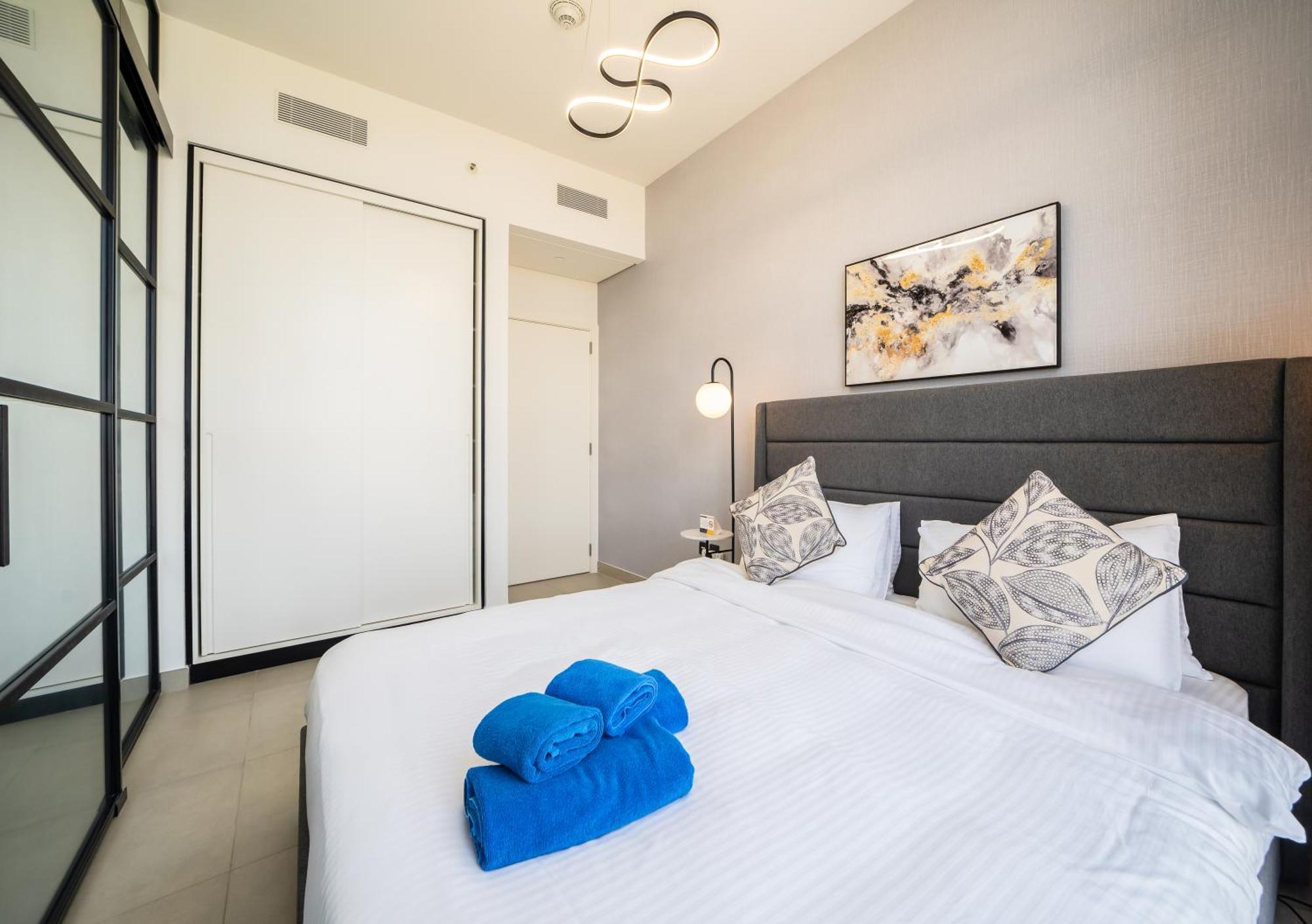 Newarabian Collective 2 Tower Hills - 2br *